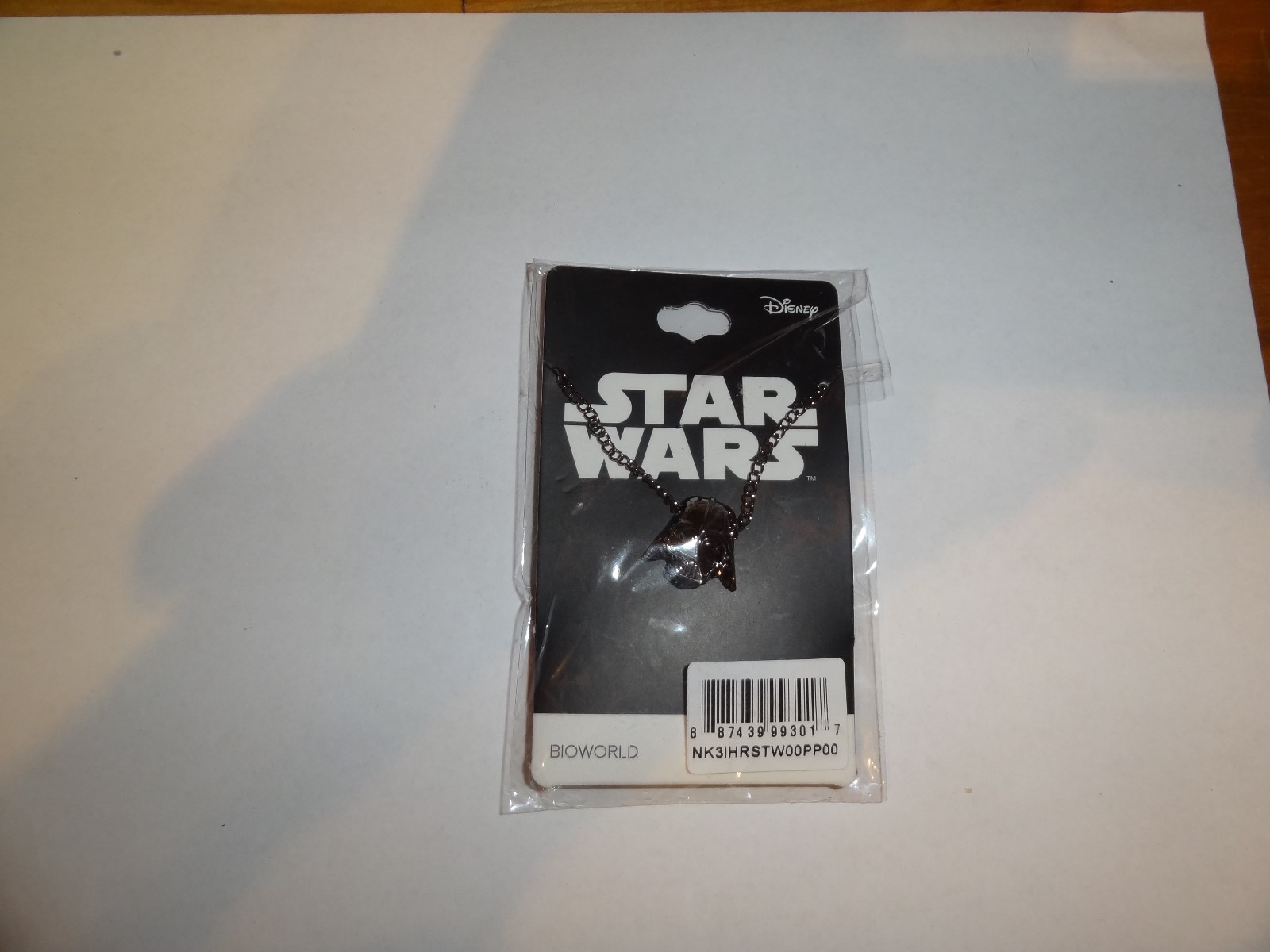 BOYS OR MENS FASHION JEWELRY NECKLACE STAR WARS DARTH VADER BIOWORLD
