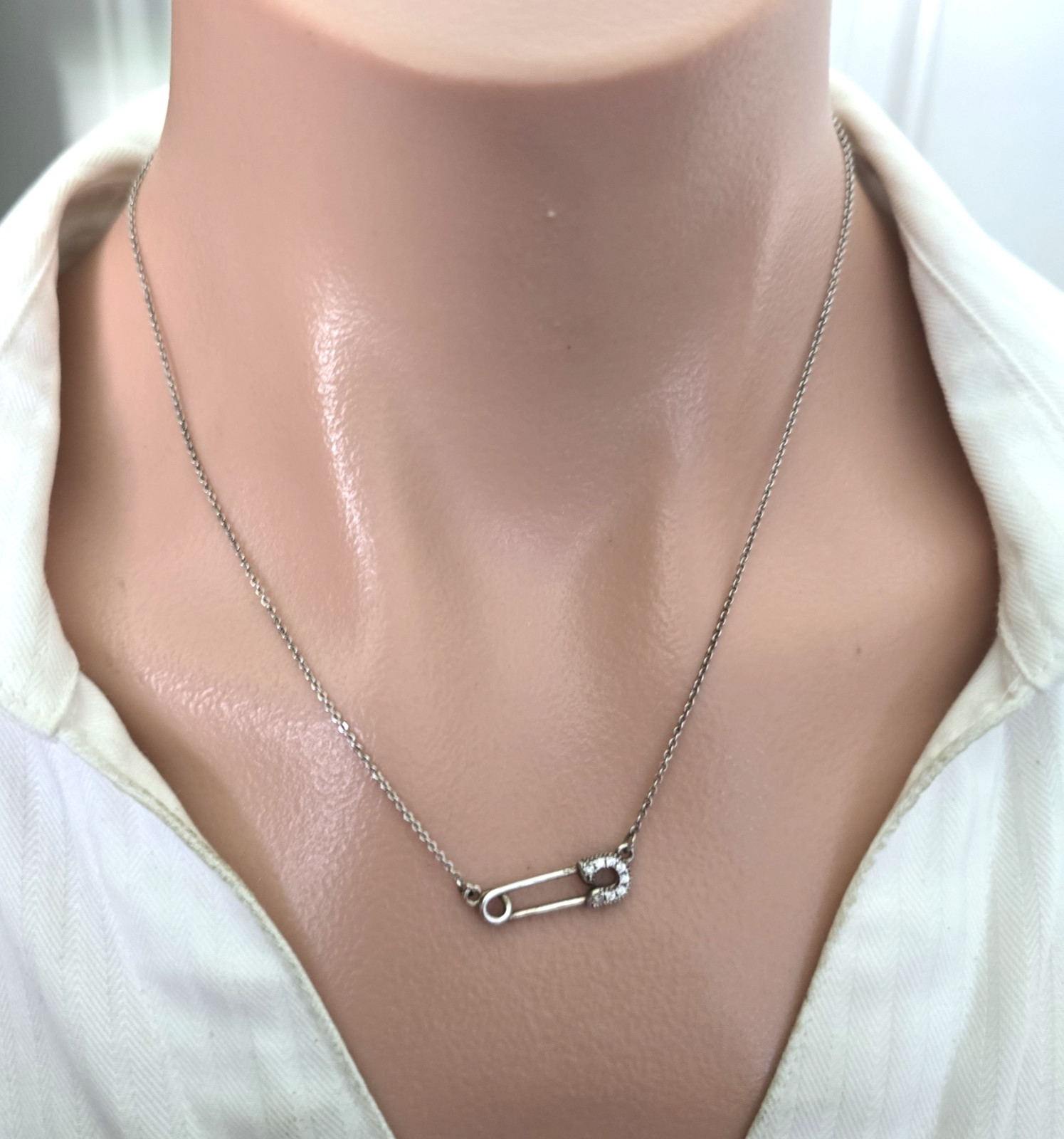 Melinda Maria Safety Pin Pendant Chain Necklace Signed MM 19″L