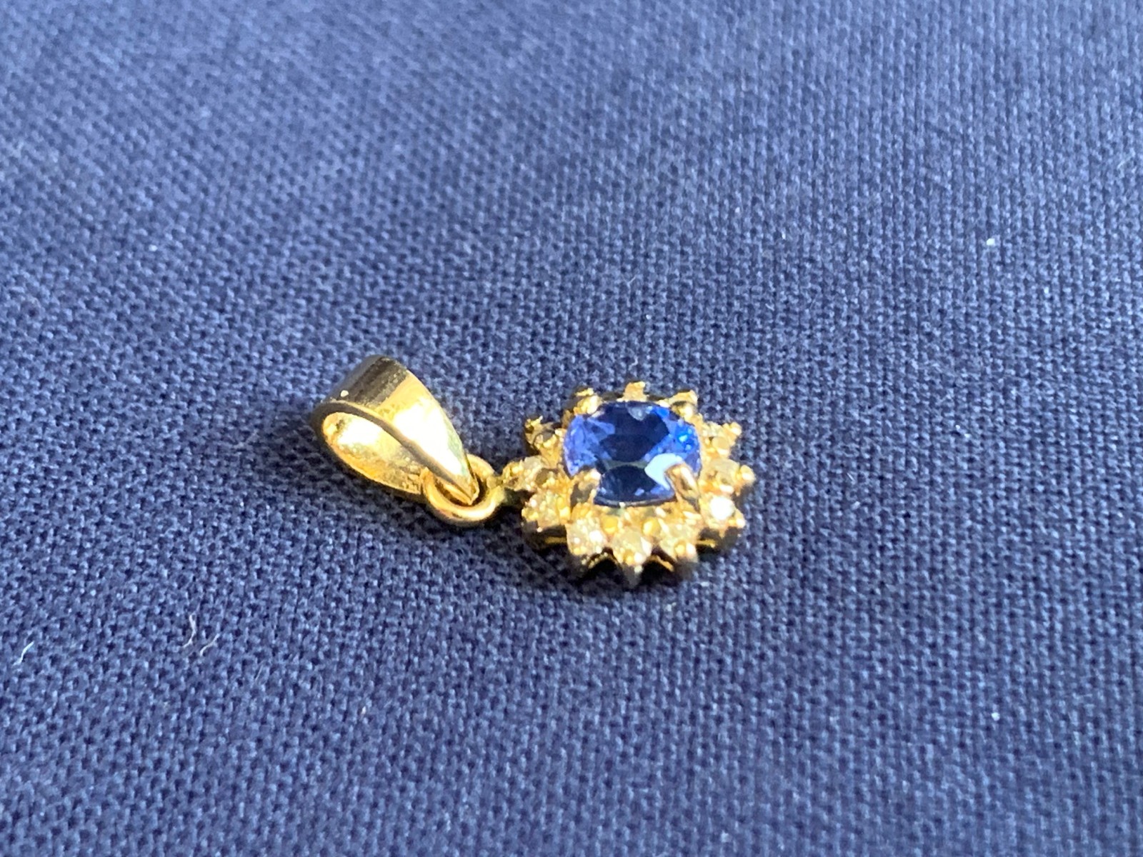 14K Yellow Gold Charm .91g Fine Jewelry Sapphire Color Stone Charm *READ*