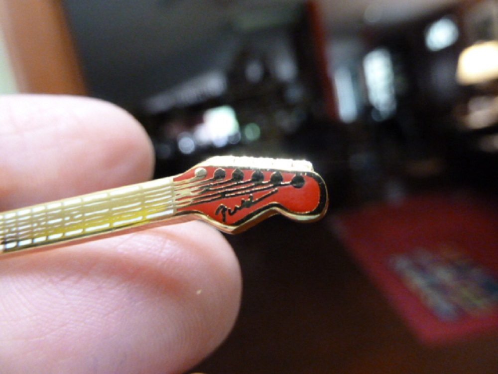 (M221-B) Pick from 4 colors Fender STRATOCASTER Electric Guitar pendant NECKLACE