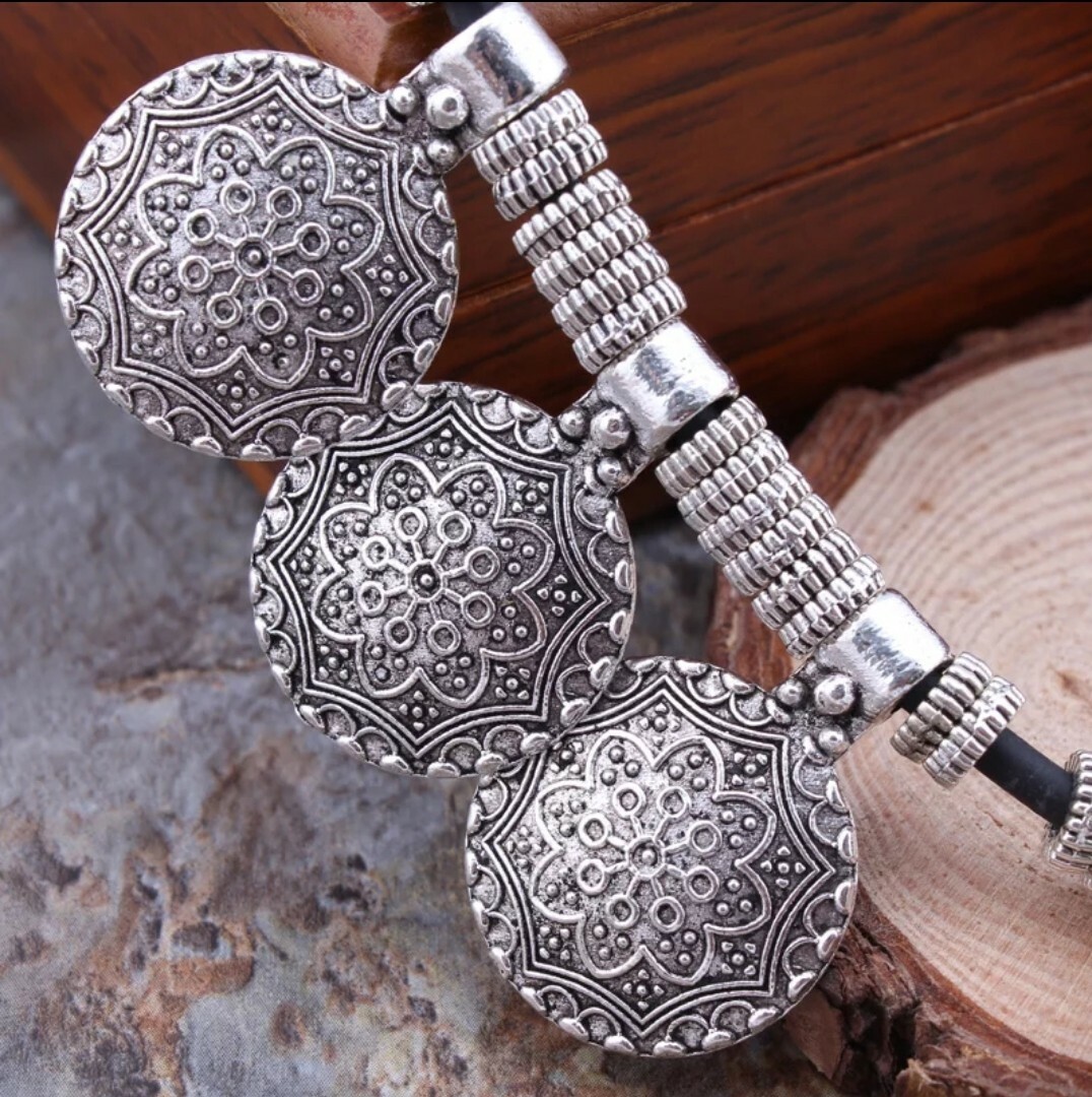 Womens Jewelry Vintage Tibetan Silver Color Necklace Coin Flower Pendants 88-3
