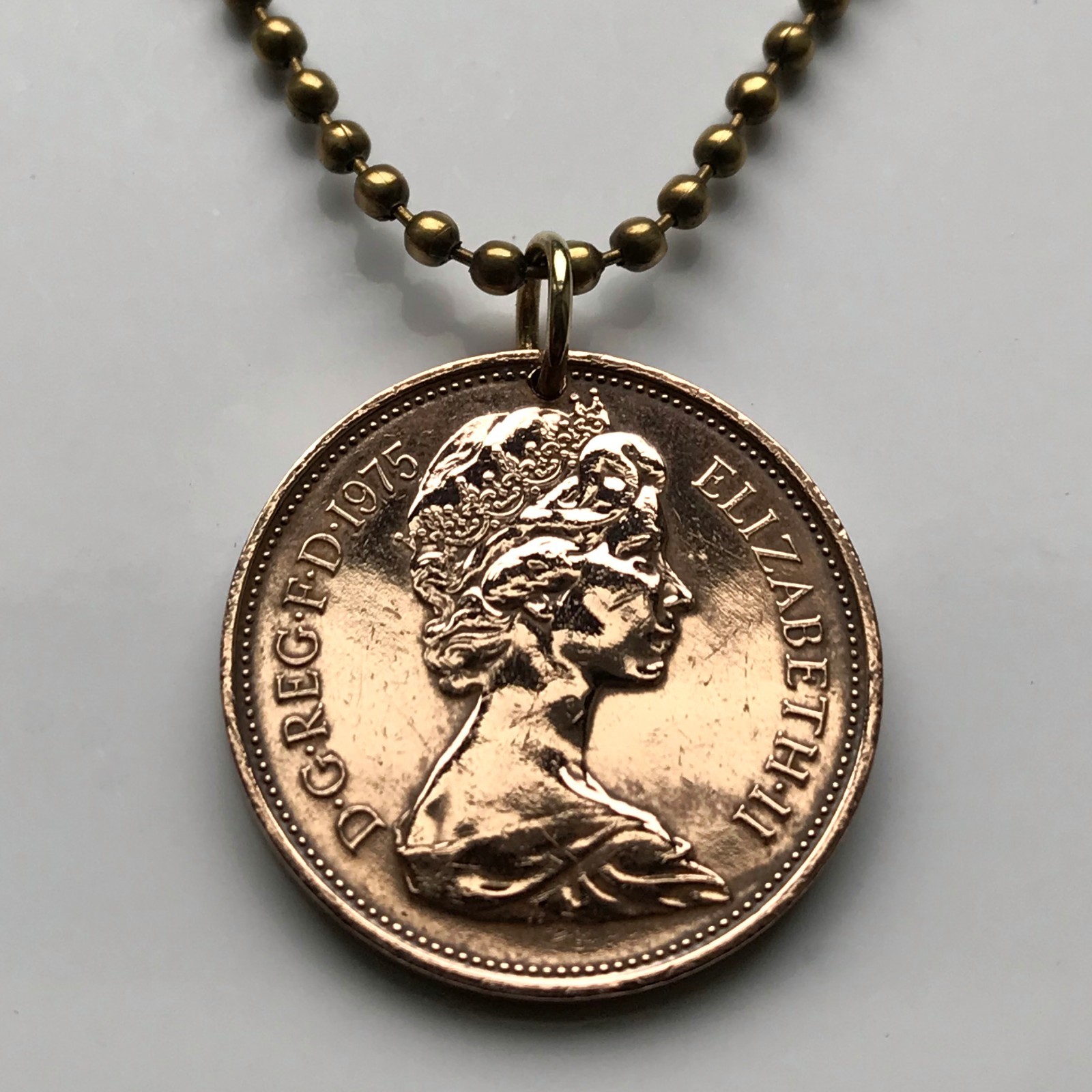 UK 2 Pence coin pendant Prince of Wales plume Welsh ostrich Cardiff Brit n000236