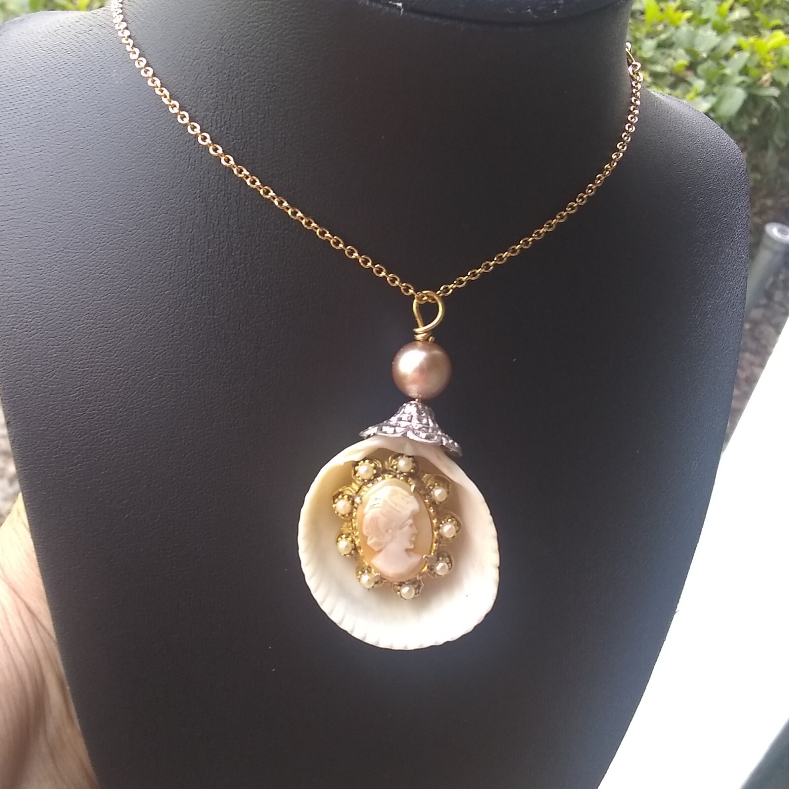 Seashell pendant embellished by Pat2 glass pearl cameo 16 in chain