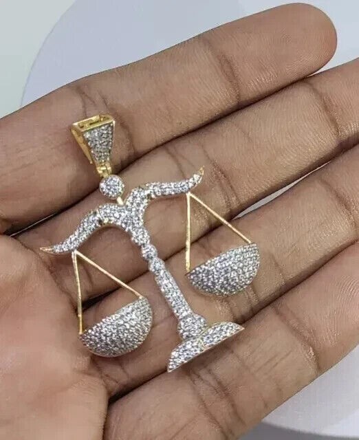 Round Cut Simulated Diamond Gorgeous Unisex Pendant In 14k Yellow Gold Plated