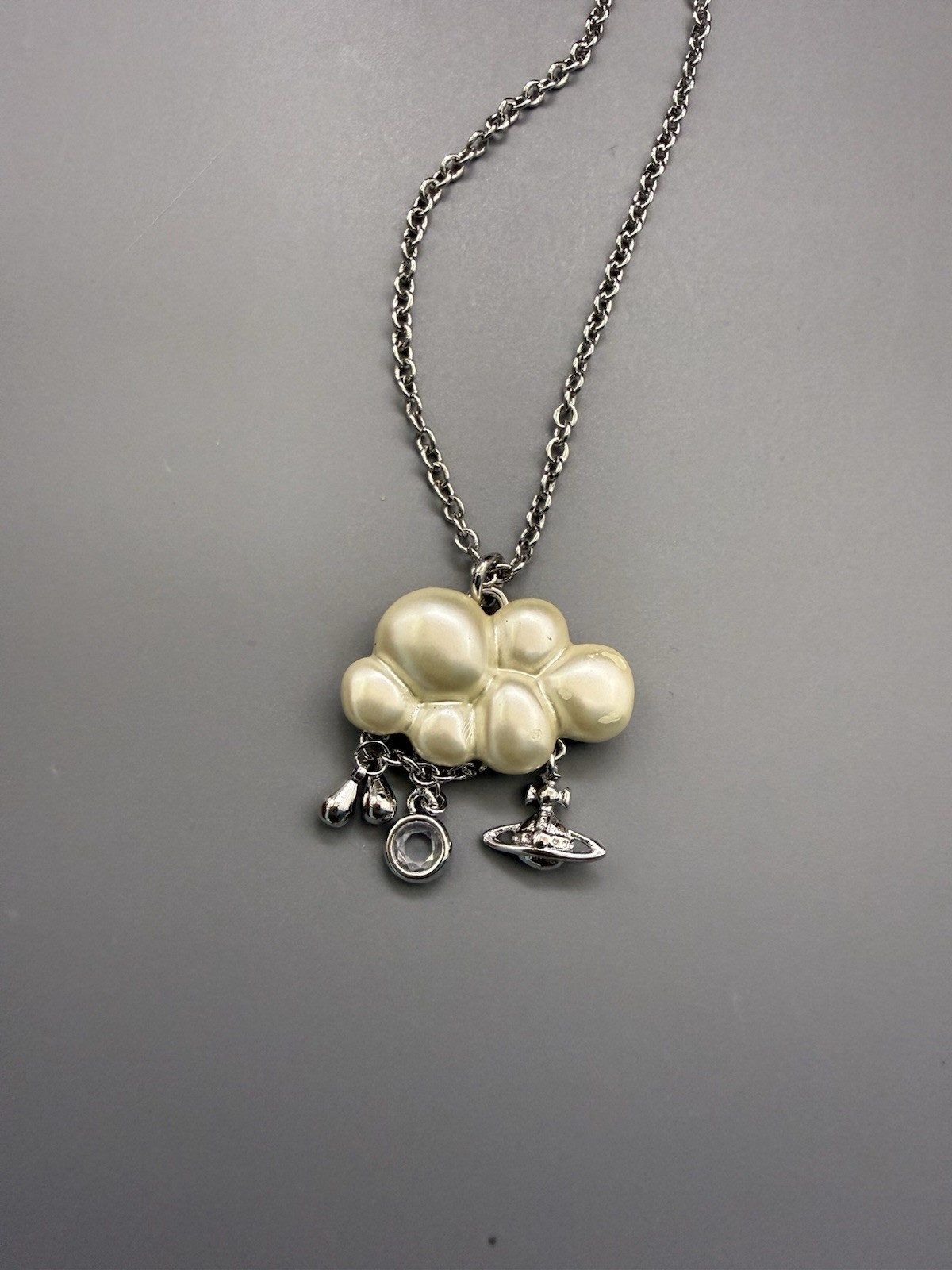 used vivienne Westwoods siver necklace