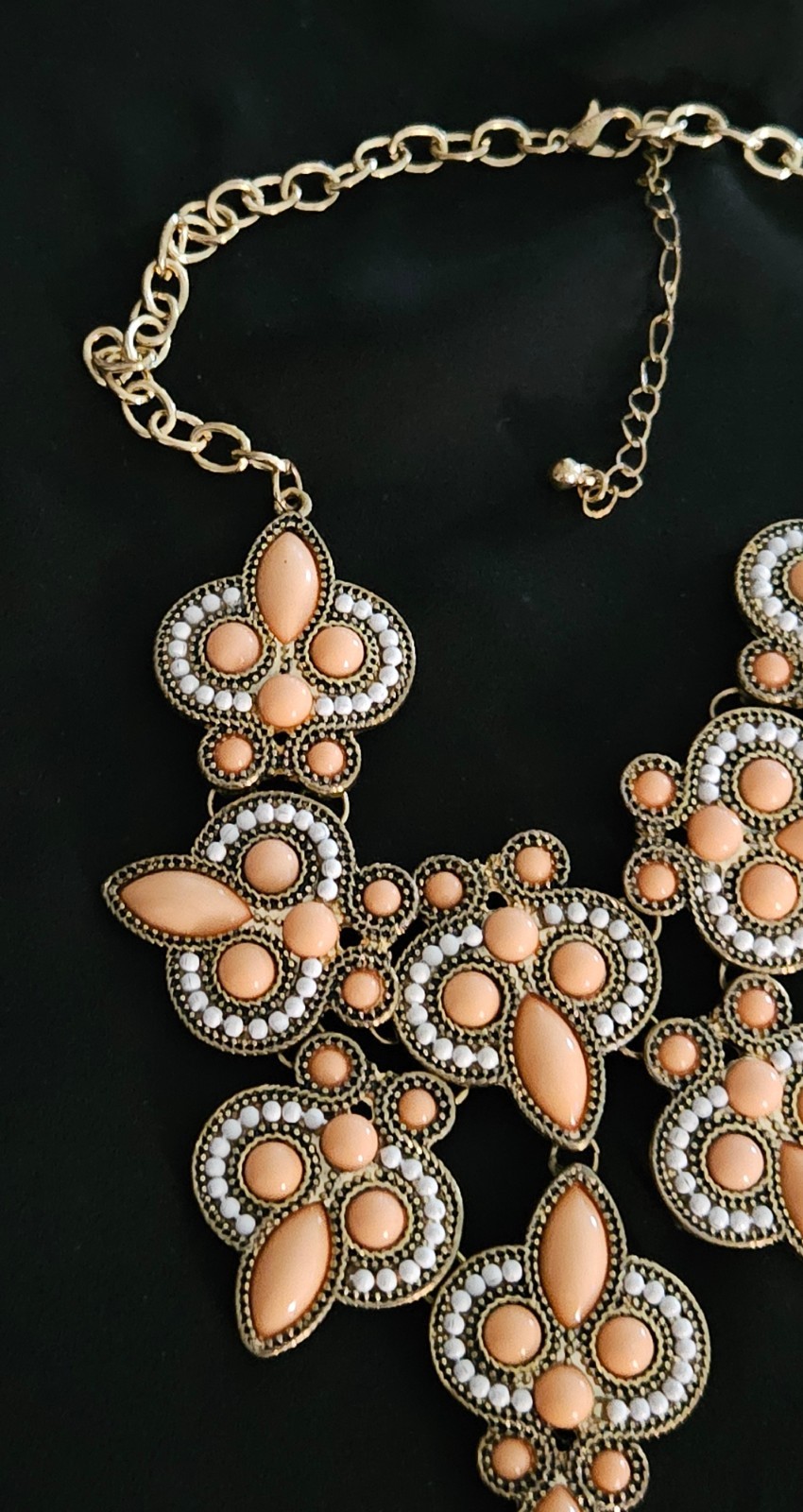 Peach Cabochon White Bead Floral Drop V-Shaped Bib Necklace 14 Inch