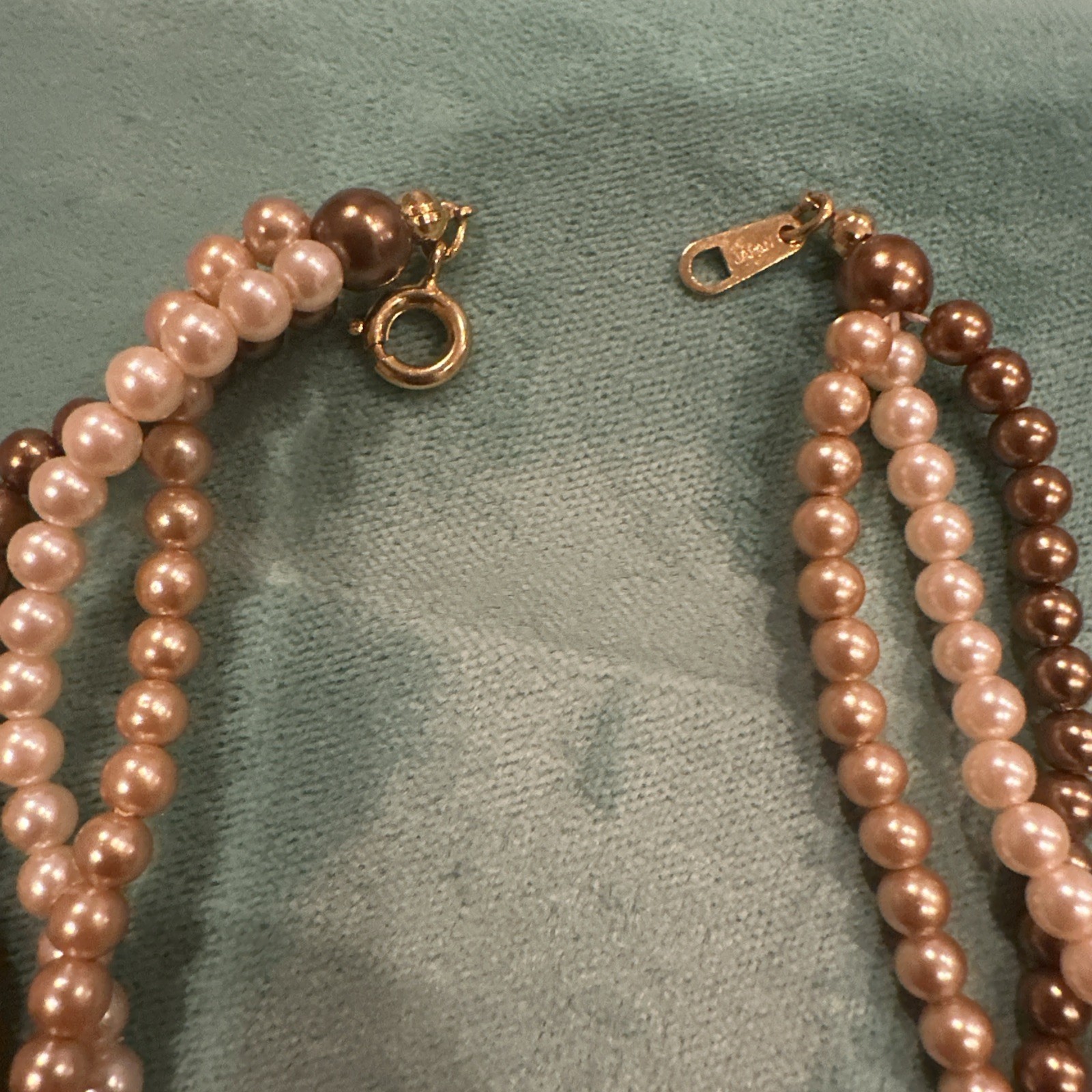 V Beautiful 18 Inches Pearl Necklace In 3 Colors for Women Fashion Jewelry