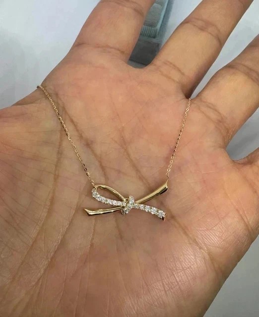 Pretty Knot Style Pendant 1Ct Round Cut Simulated Diamond 14K Yellow Gold Plated
