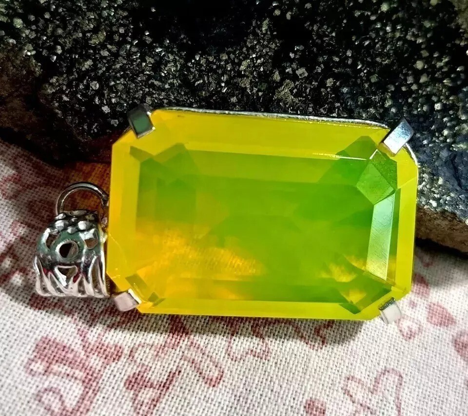 Bi-Color 97.50 Ct Natural Opal 925 Solid Silver Pendant Emerald Loose Gemstone