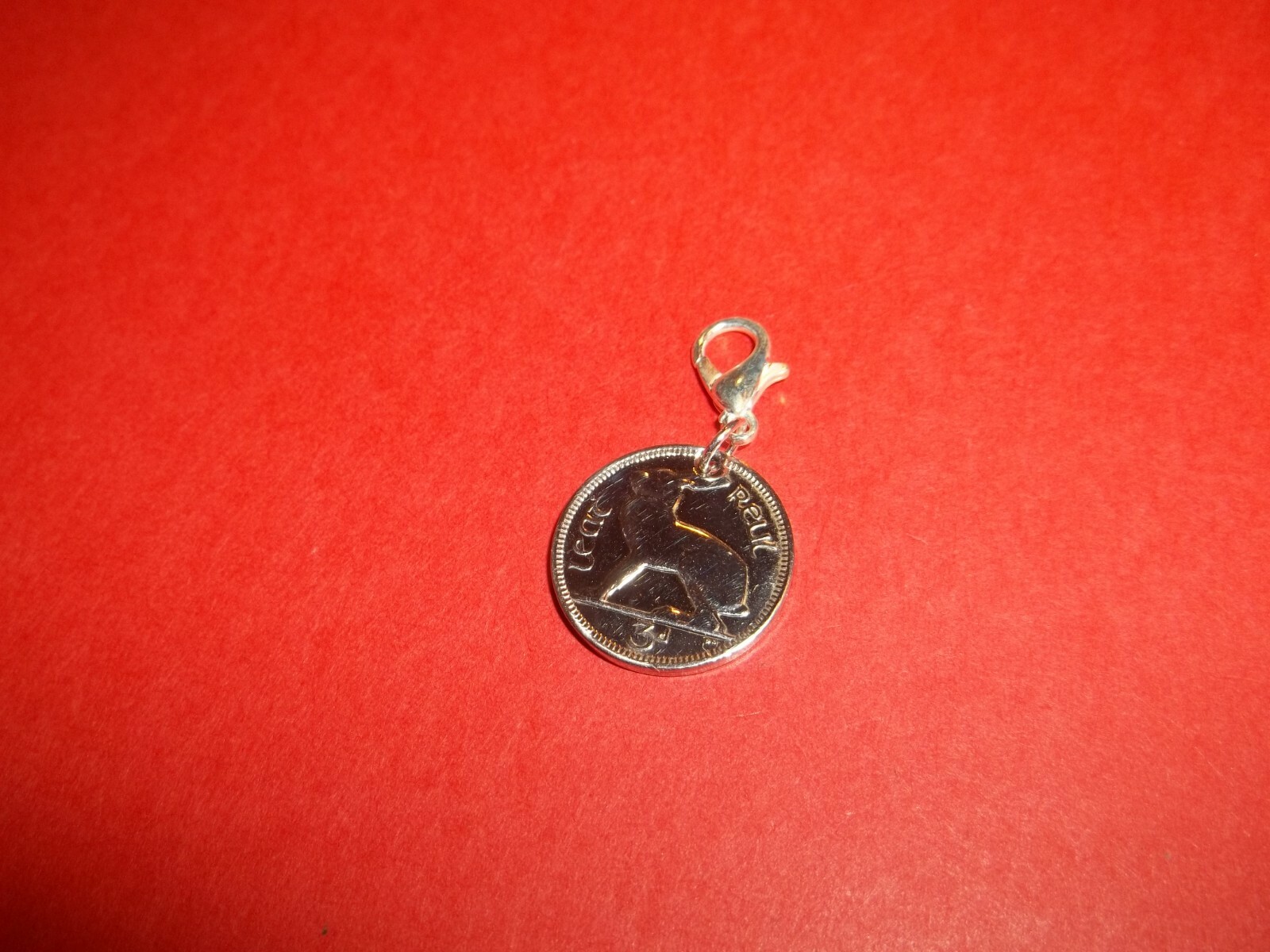 THREE PENNY COIN – IRISH HARE – HIGHLY POLISHED PENDANT / CHARM – 1942 to 1968