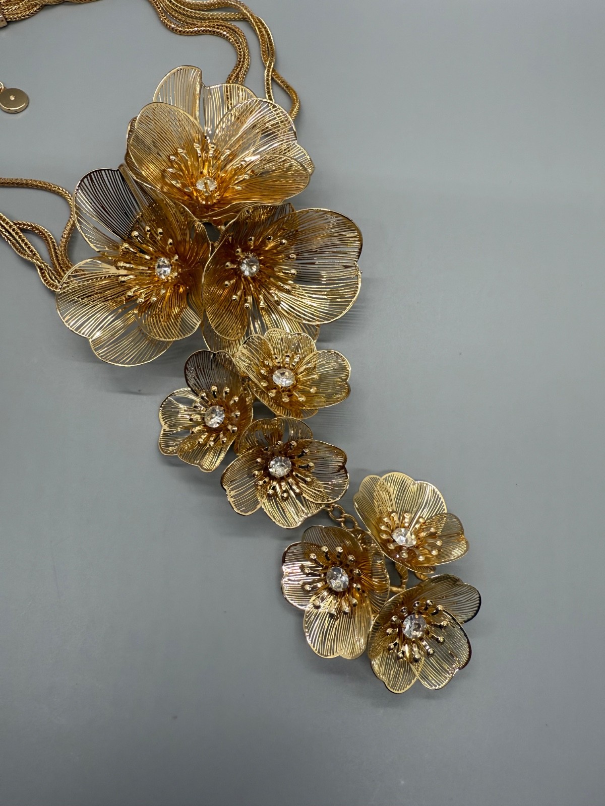 PIPER K CHUNKY GOLD WIRED FLOWERS STATEMENT NECKLACE NWT
