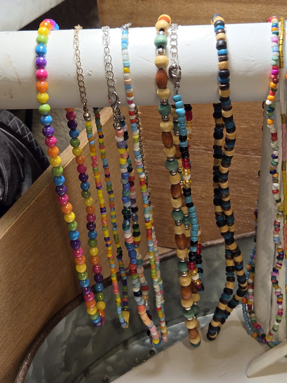 HUGE LOT OF 20 MULTICOLOR MEDIUM TO SMALL BEAD SHORT NECKLACES