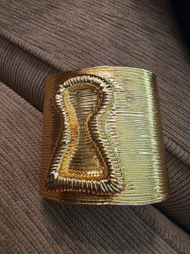 KeyHole Schiaparelli Inspired 3 In Gold Cuff Fits 6.5-8.5 Inch Wrist