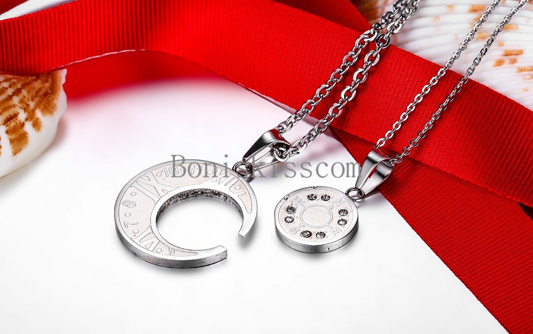 His and Hers Matching Roman Numeral Round Compass Couple Pendant Necklaces 2pcs