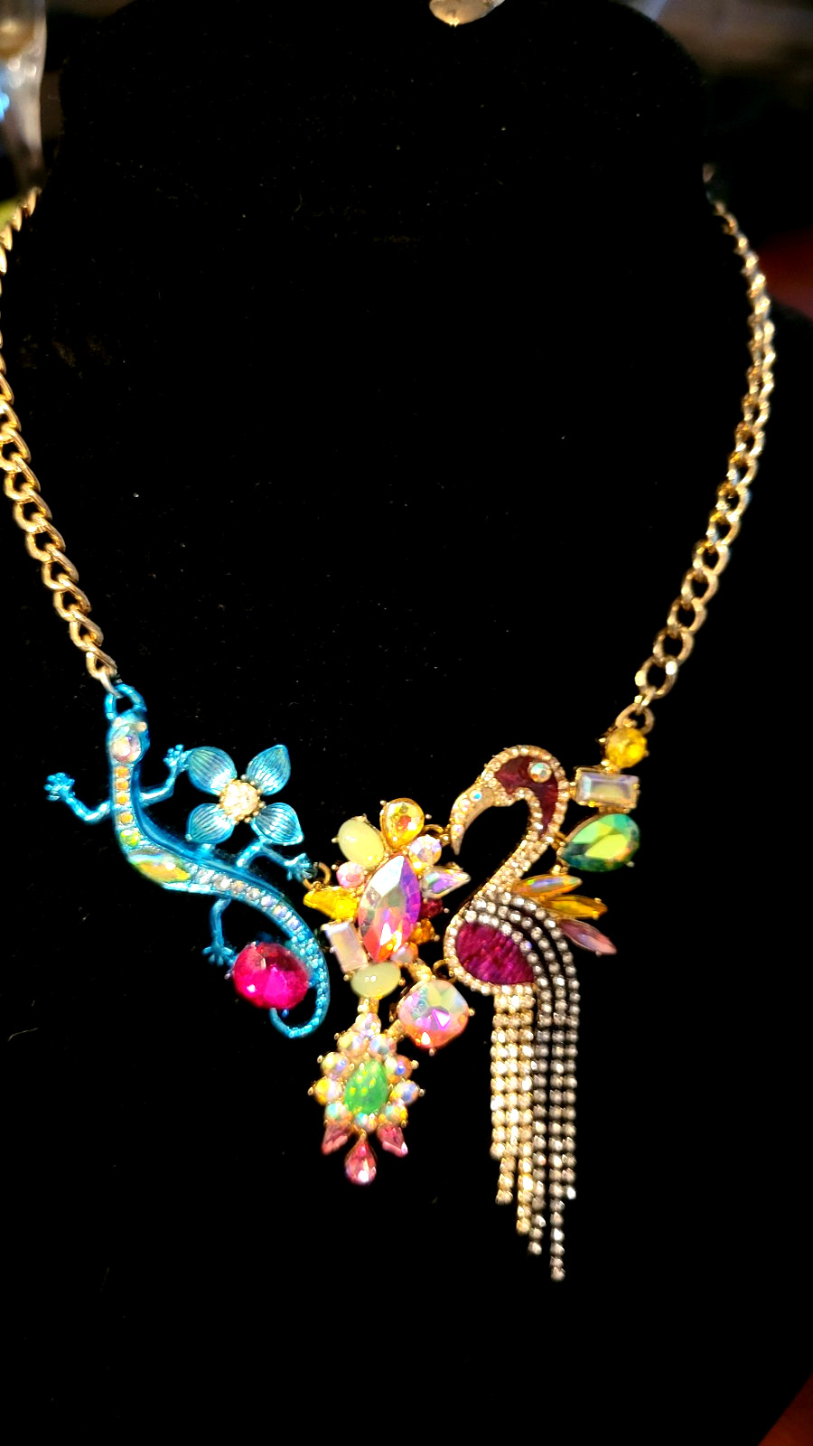 Betsy Johnson Paradise Lost Necklace preowned excellent