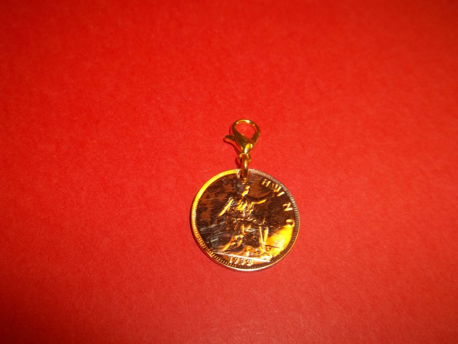 FARTHING COIN – BRITANNIA – HIGHLY POLISHED PENDANT / CHARM – 1913 to 1936