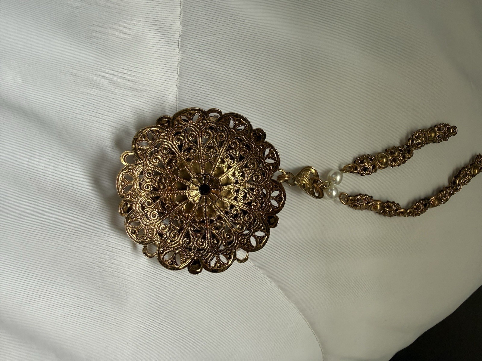 Vintage Unsigned West Germany Filigree Cameo Necklace Root Beer Glass Ornate
