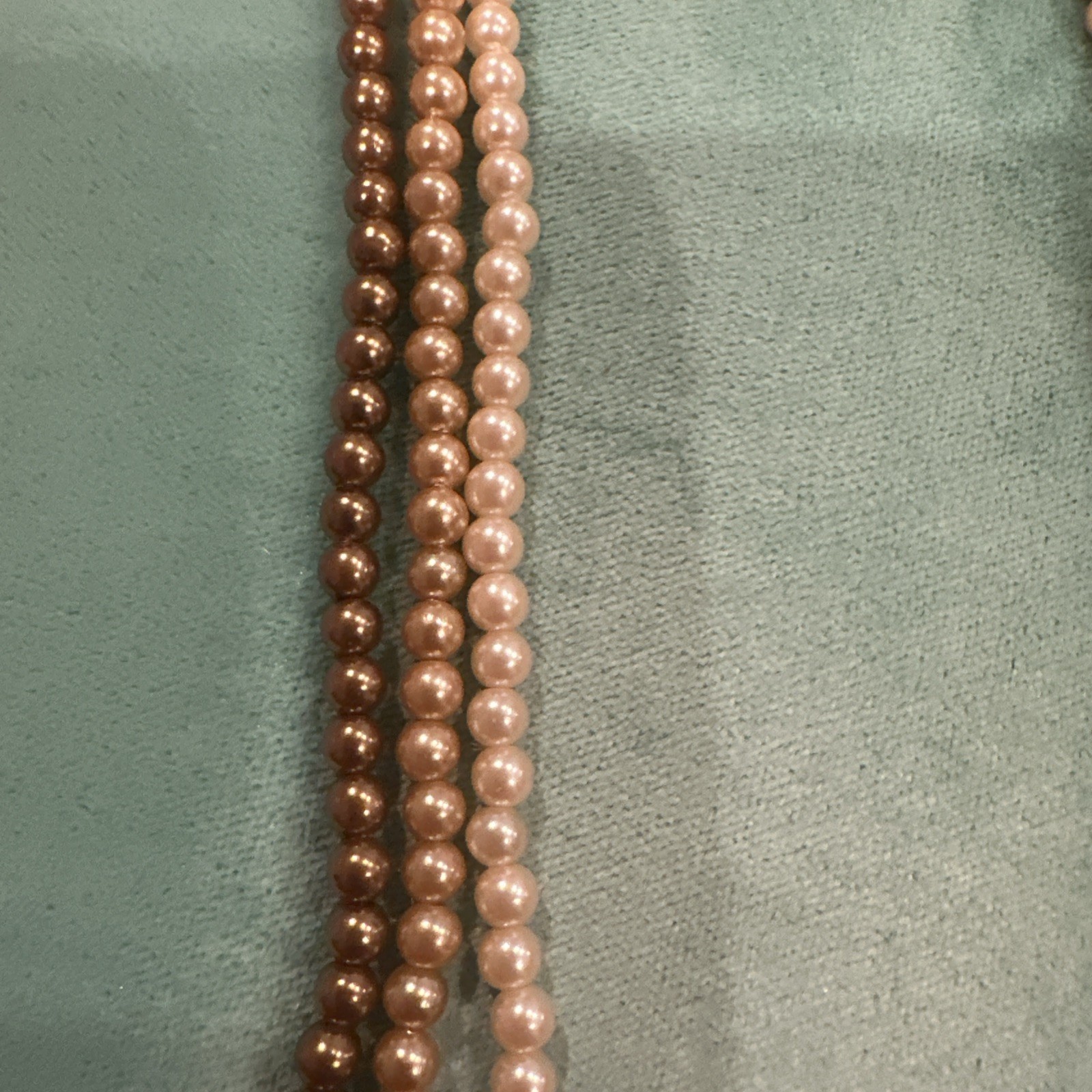 V Beautiful 18 Inches Pearl Necklace In 3 Colors for Women Fashion Jewelry