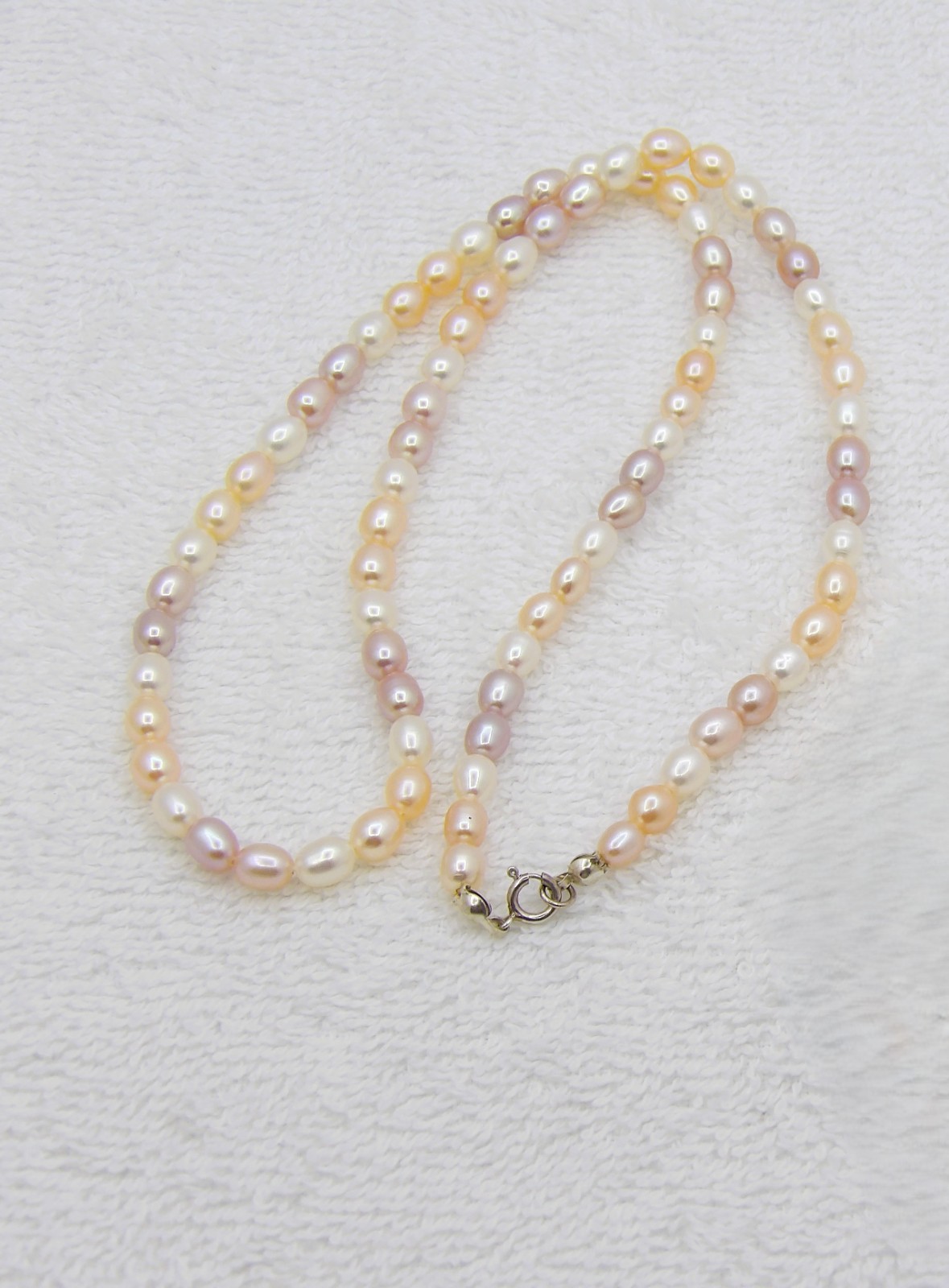 19.5 inches long Genuine HQ Rice Freshwater Pearl Necklace NK816C