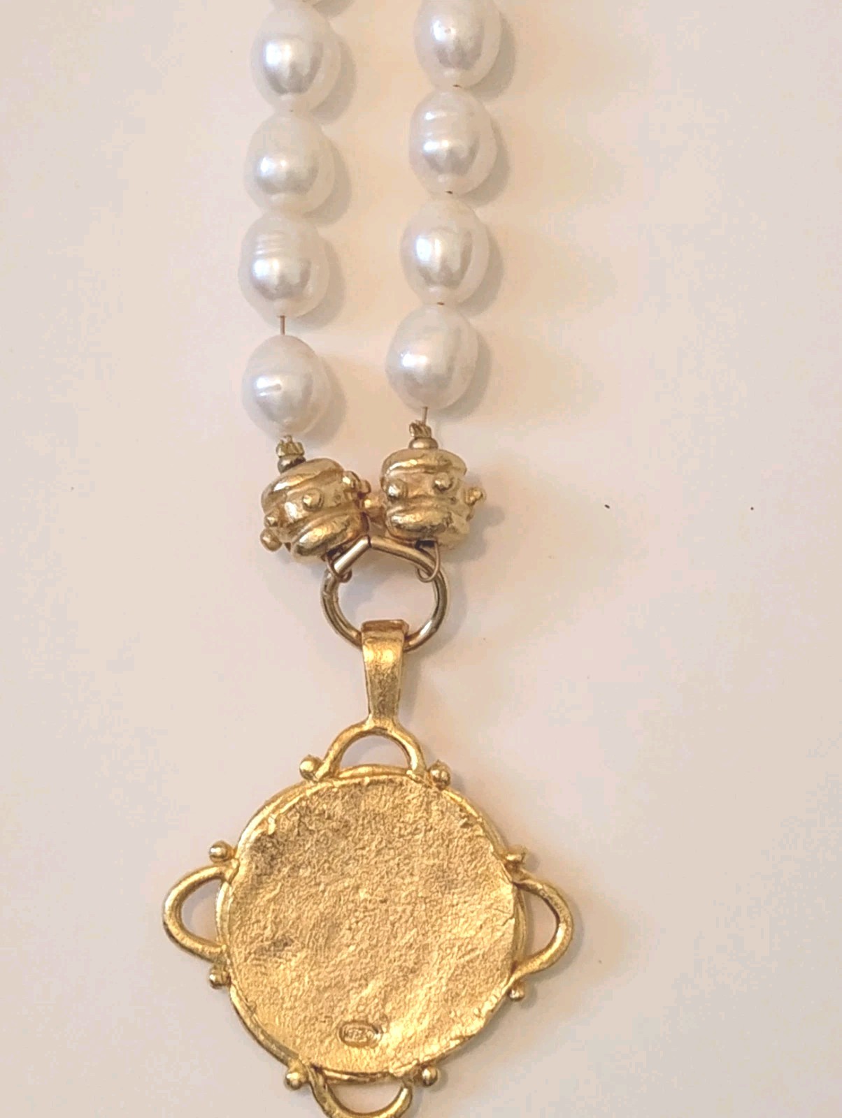 Susan Shaw Italy 1922 Italia “Liberty” Coin Gold Color Frame Pearl Necklace 16”