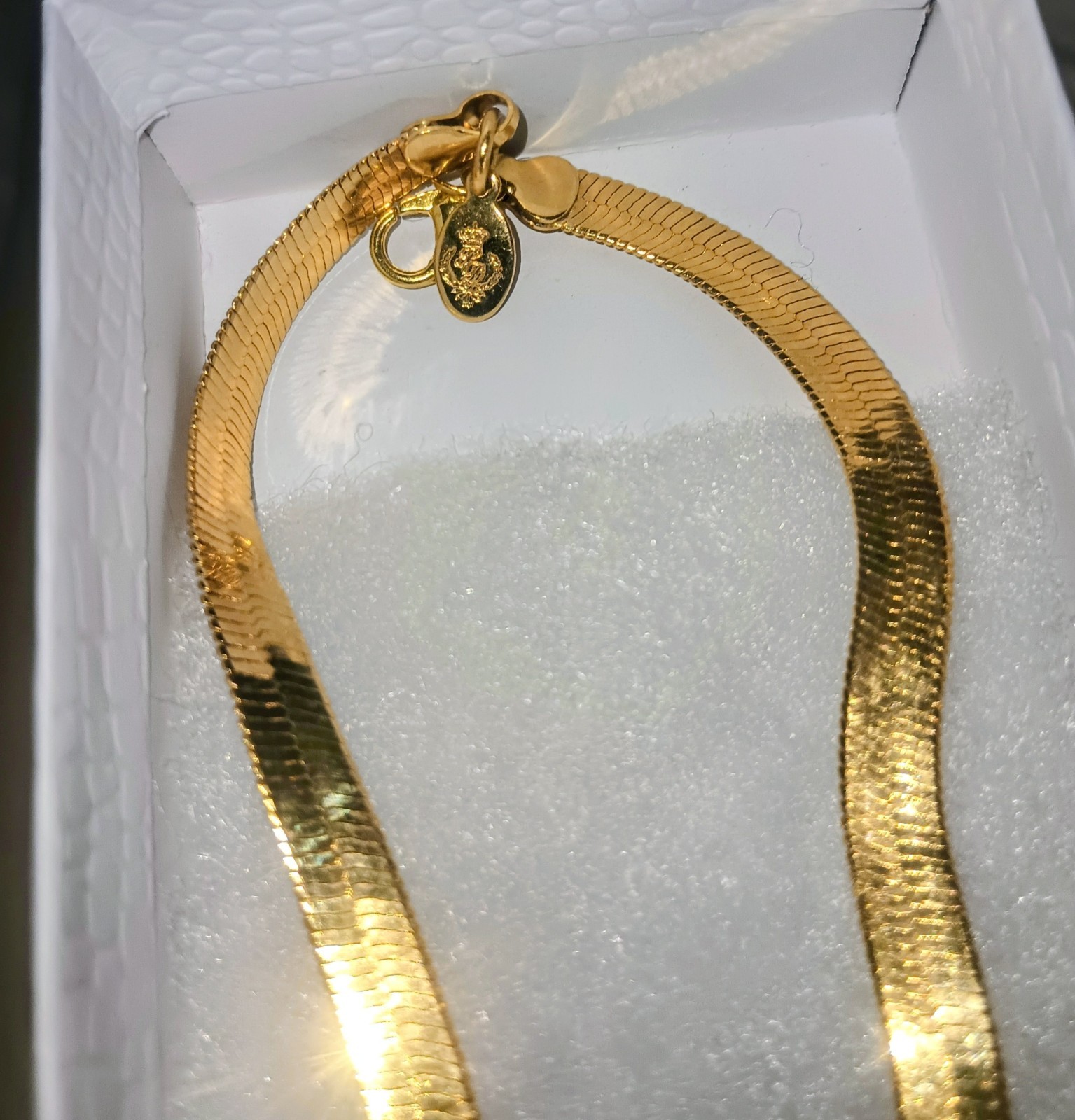 Gold Tone Flat Herringbone Chain Necklace w/ Lobster Clasp No Stone