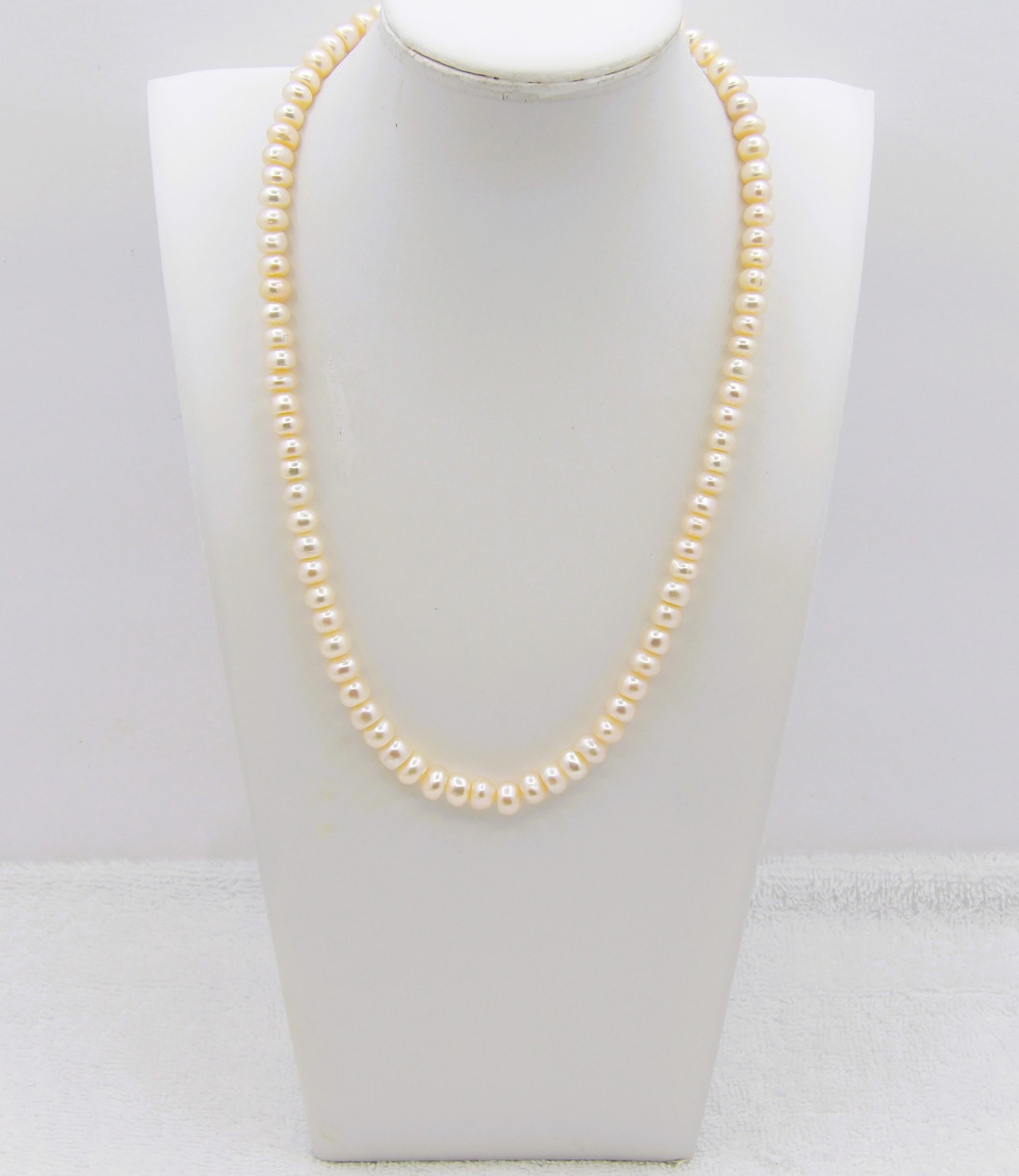 19 inches long Genuine peach button Freshwater Pearl Necklace NK823