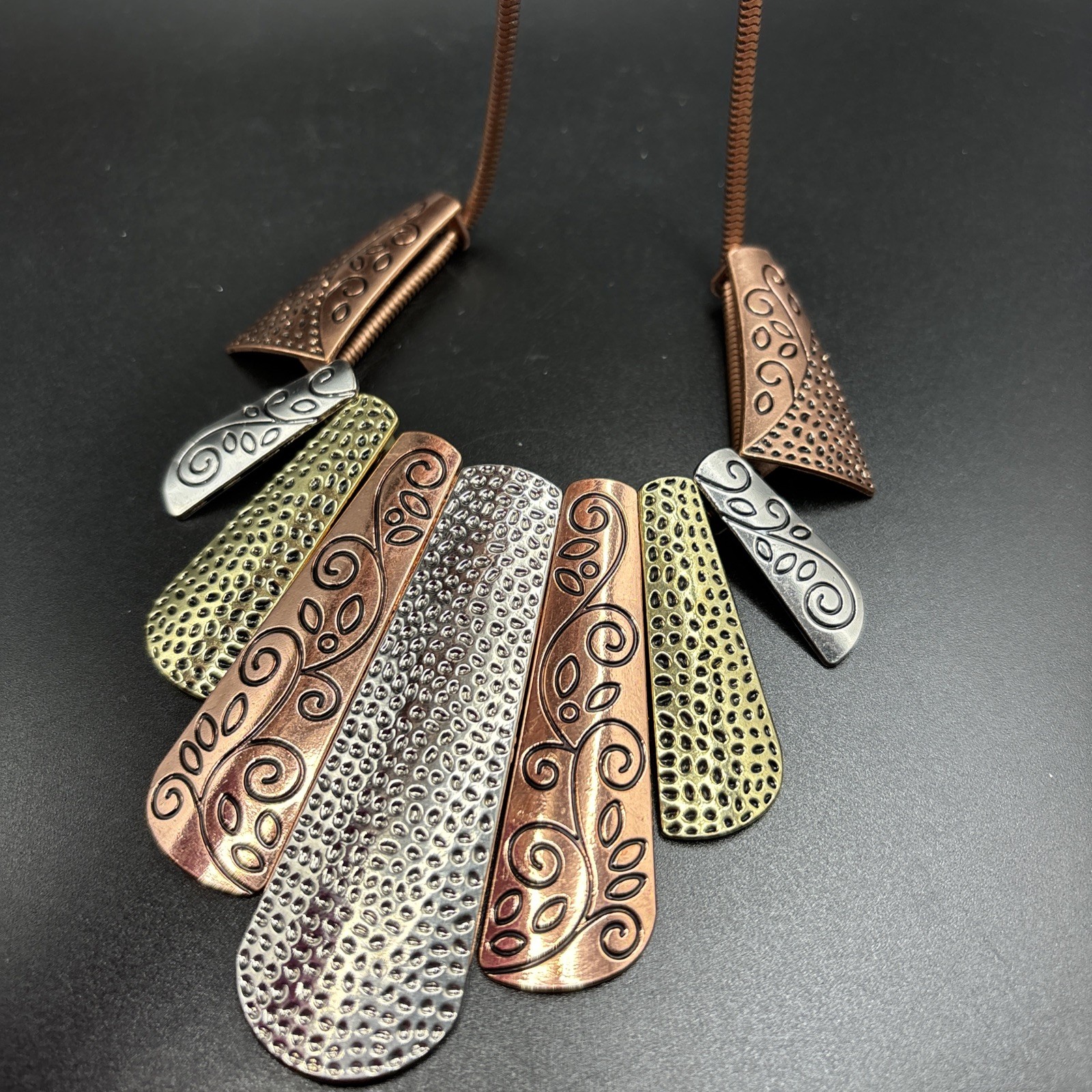 Multi Tone Hammered Metal Modernist Geometric Engraved Necklace Adjustable