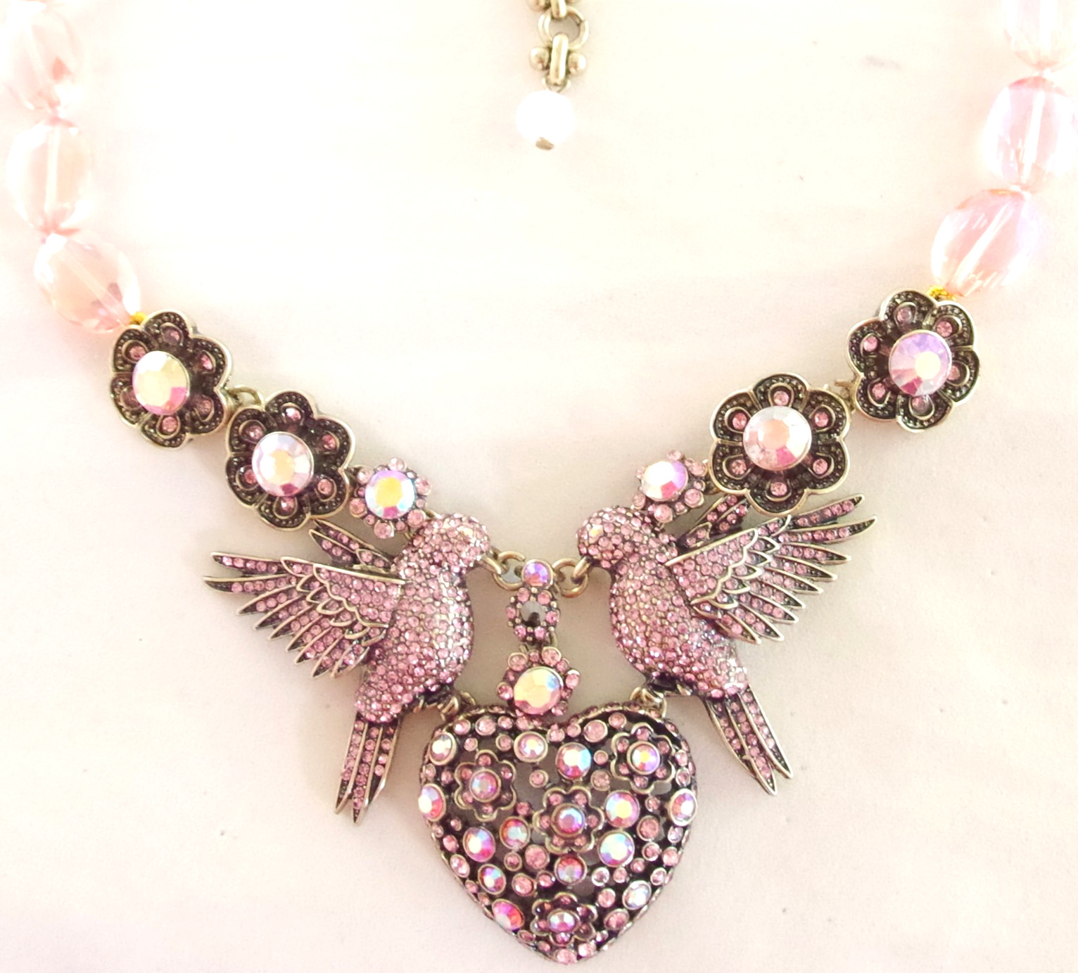 DESIGNER STYLE PINK AB CRYSTAL RHINESTONE LOVE BIRDS VALENTINE HEART NECKLACE