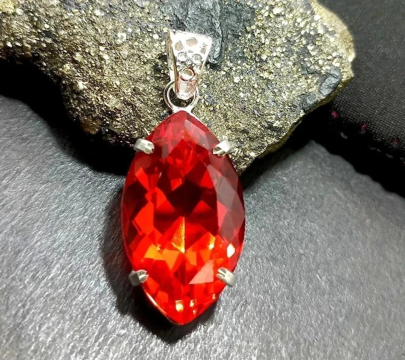45 CT+ Flawless Blood Red Topaz Pendant Solid 925 Sterling Silver Plated Jewelry