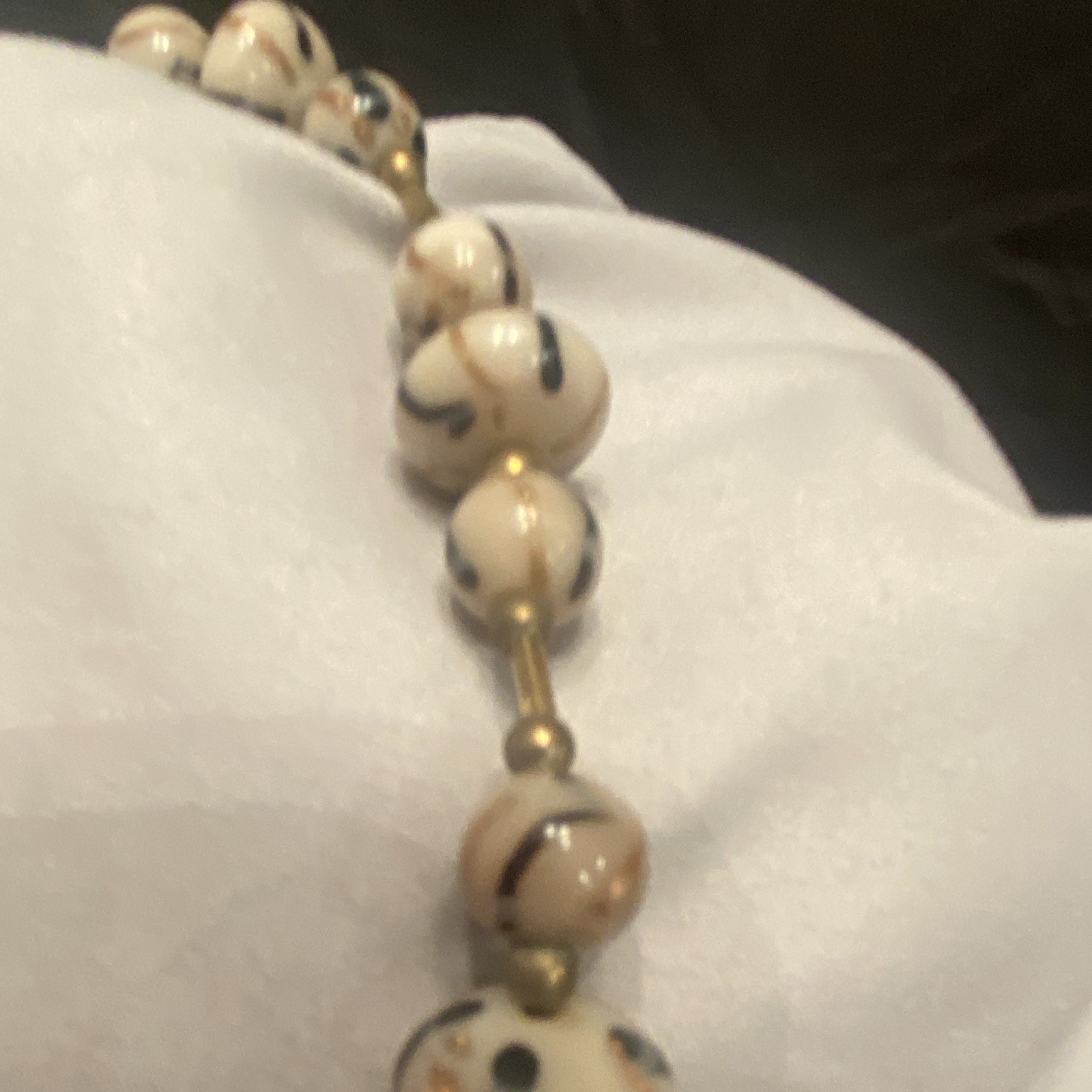 Vintage white Beaded Necklace Gold Tone Ball/Bead Chain 18in Spring Ring Closure