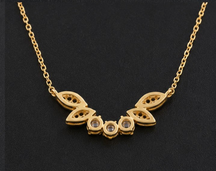 1.20Ct Round Cut Simulated Diamond Women’s Amulet Pendant 14K Yellow Gold Plated