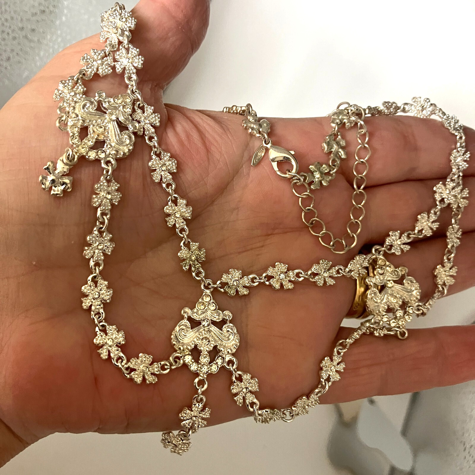 Bridal Victorian style necklace 46cm silver tone metal sparkly costume jewellery