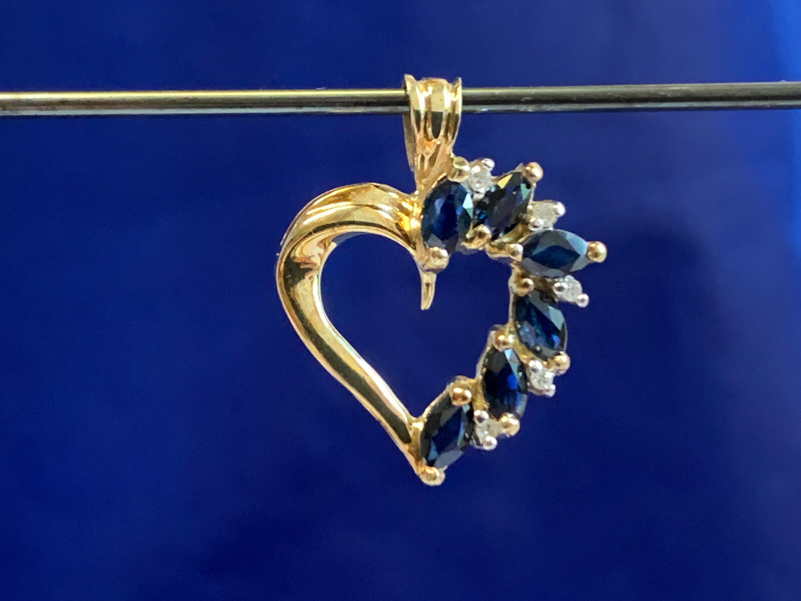 10K Yellow Gold Heart Pendant 1.87g Fine Jewelry Sapphire Color Stones *READ*