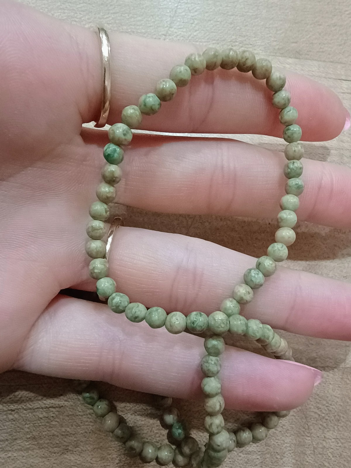 Green Round Stone Beaded Necklace Strand, Ball/Bead Chain, Undated Era