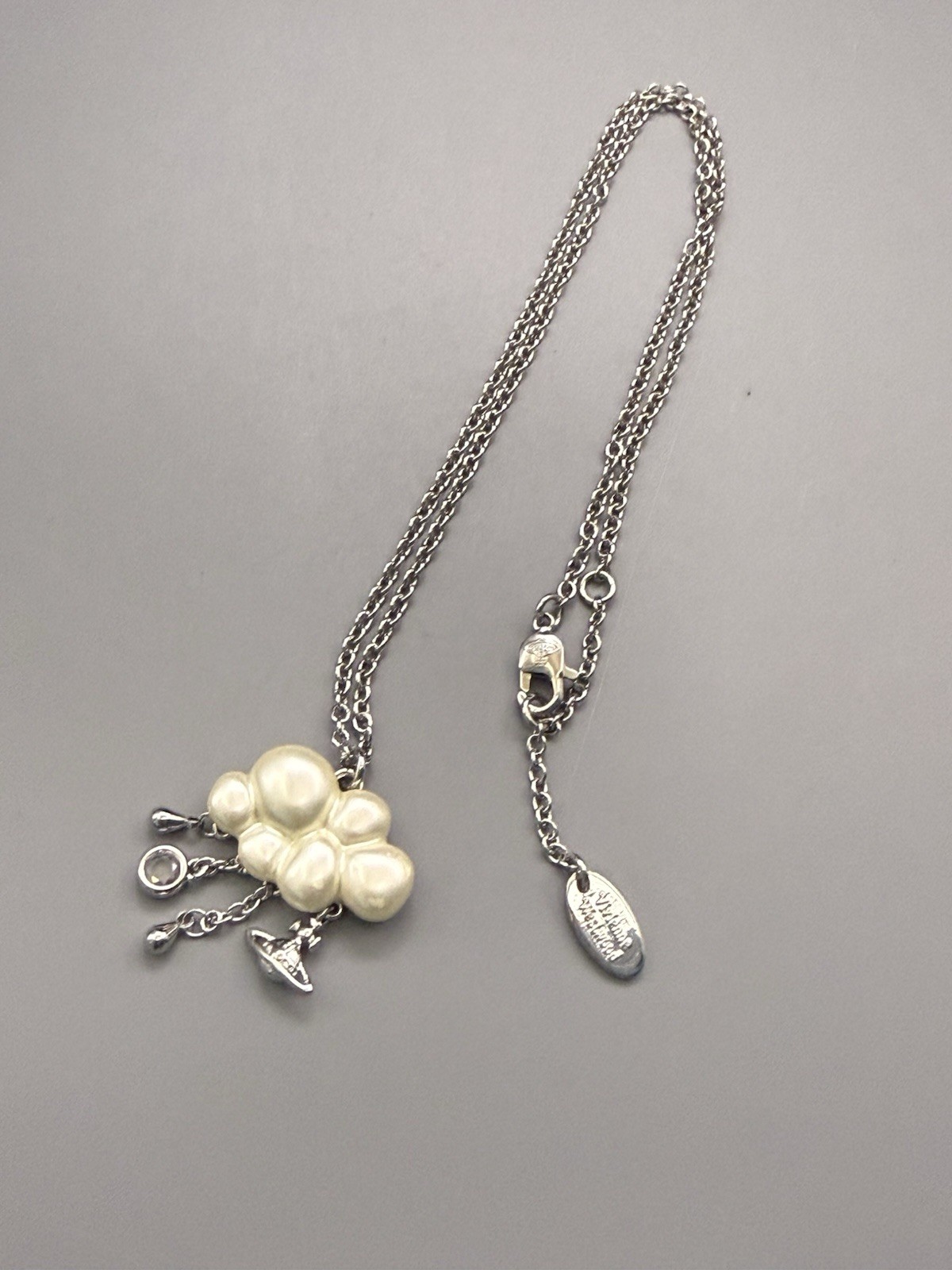 used vivienne Westwoods siver necklace