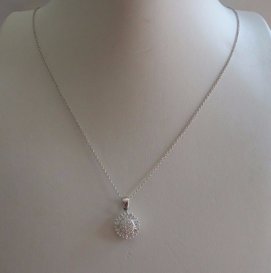 925 STERLING SILVER CLUSTER PENDANT NECKLACE W/ 1 CT LAB DIAMONDS /18”
