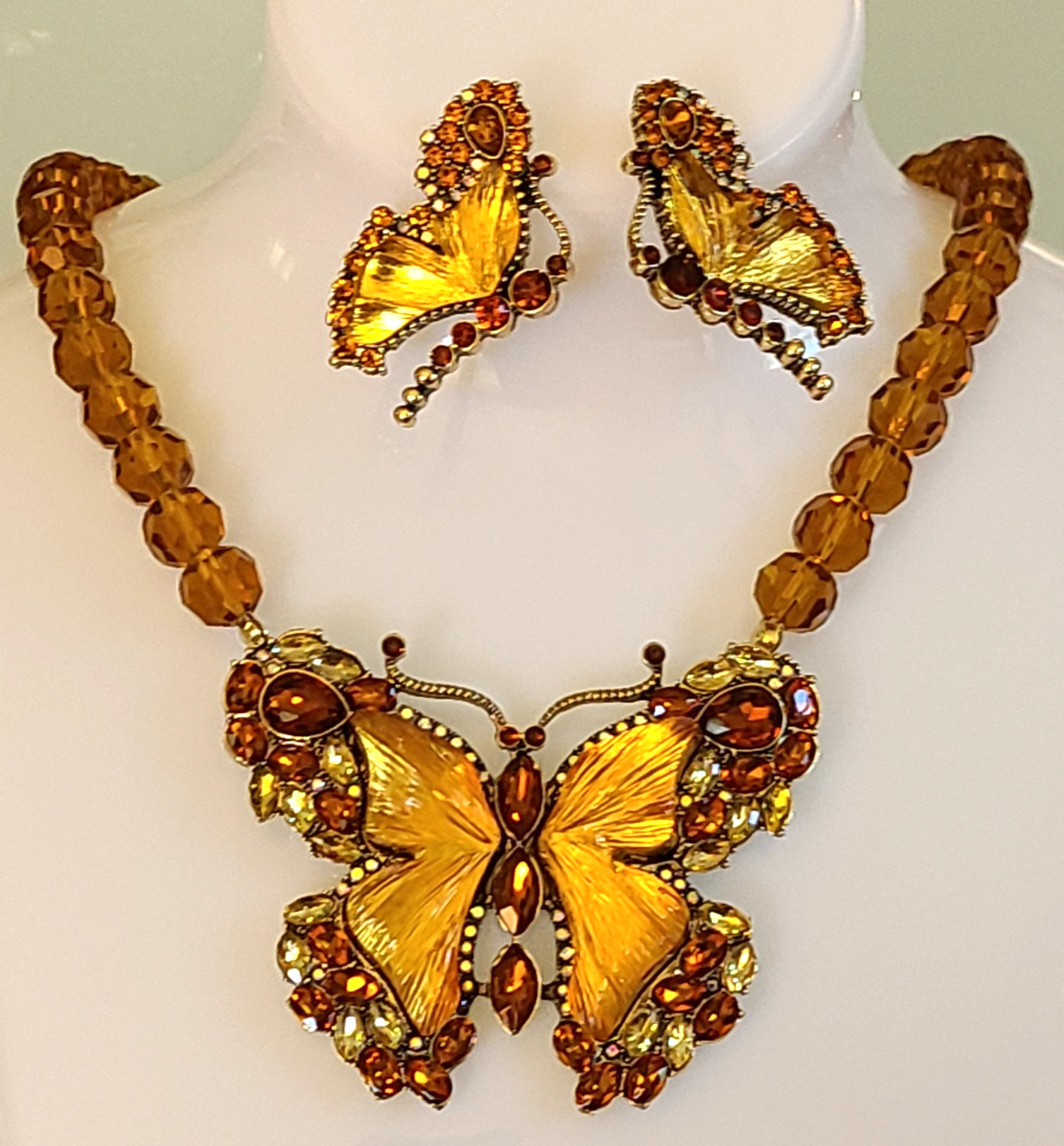 MAGNIFICENT HUGE 2 3/4 ” BUTTERFLY NECKLACE AND EARRINGS SET FACETED CRYSTALS