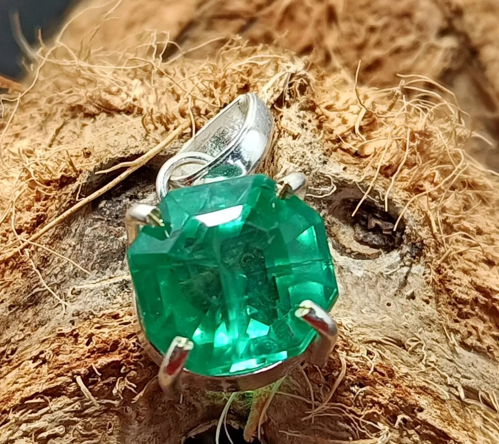 Certified 24.20 Ct Natural Emerald 925 Solid Silver Asscher Cut Pendant Gemstone