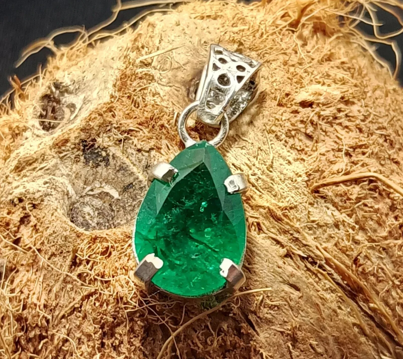 Certified 23.60 Ct Natural Emerald 925 Solid Silver Pear Cut Pendant Gemstone
