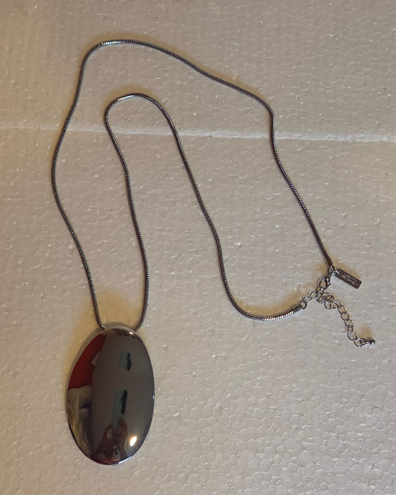 I.N.C 15″ in Silver Chainlink w/ 2.5′ x 1.5″ Silver Egg Shape Pendant Necklace