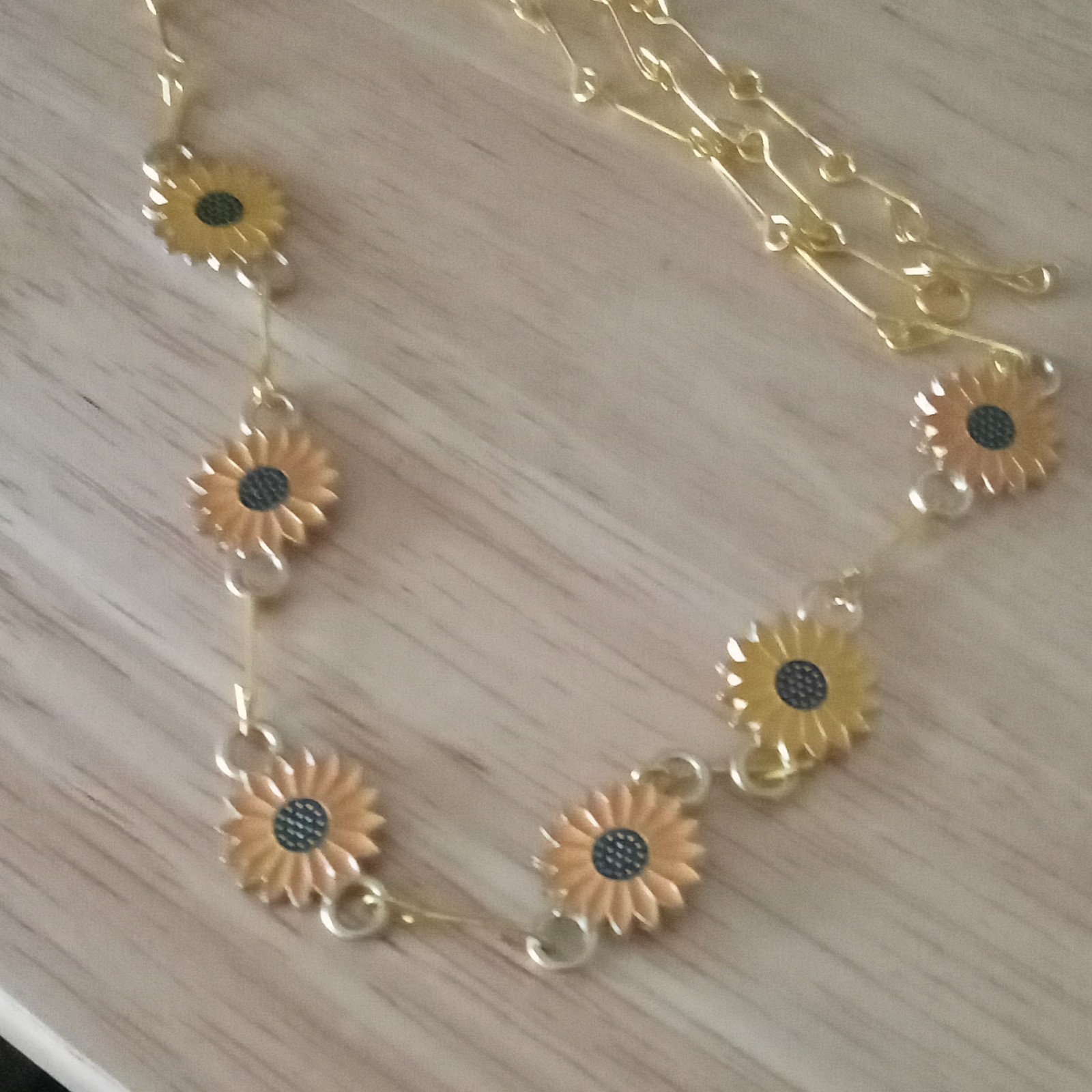 Gold Tone Metal Link Chain Station Necklace Flower Daisy Sunflower Theme