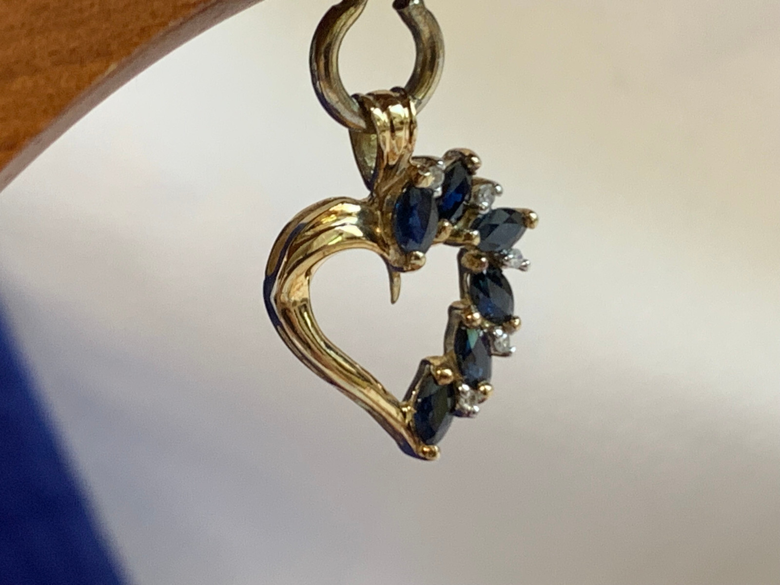 10K Yellow Gold Heart Pendant 1.87g Fine Jewelry Sapphire Color Stones *READ*