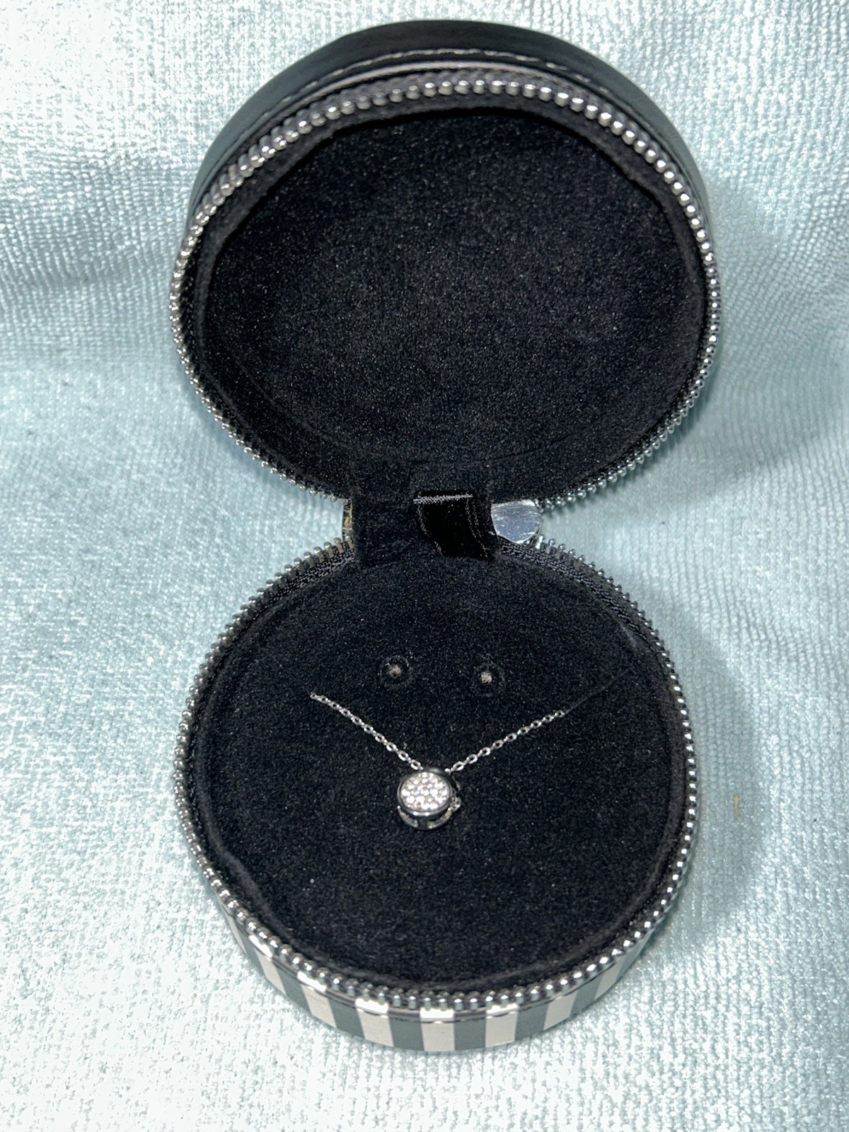 WHITE HOUSE BLACK MARKET Faux Diamonds Pendant Necklace New Without Earrings