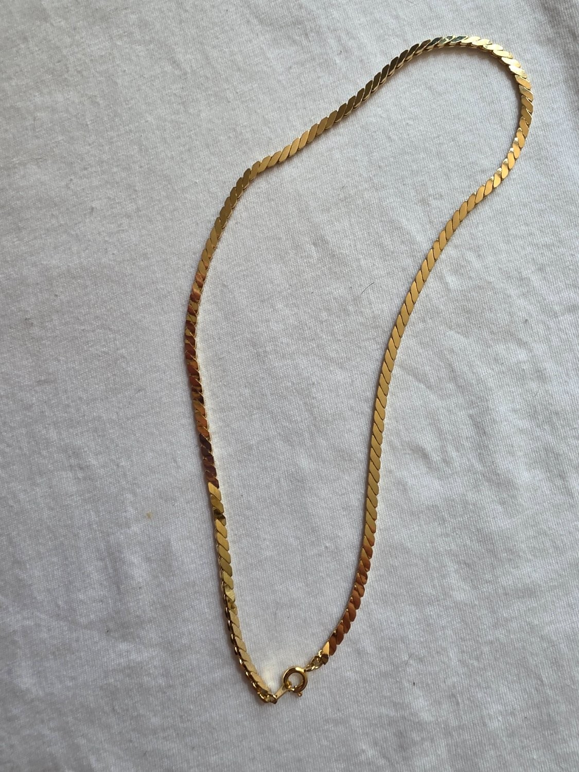 Vintage Italy Gold Tone Flat Herringbone Chain Necklace Flexible Polished Link