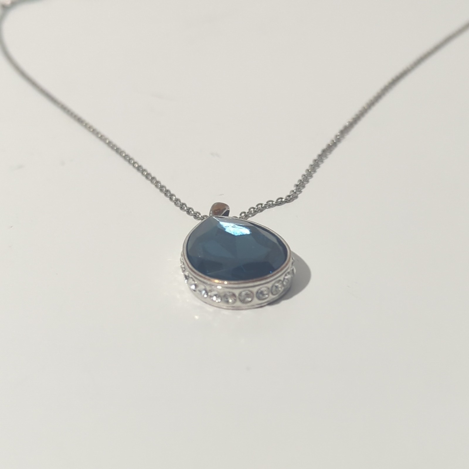 RARE Retired Touchstone Crystal Swarovski GLOW Teardrop Statement Necklace 32″