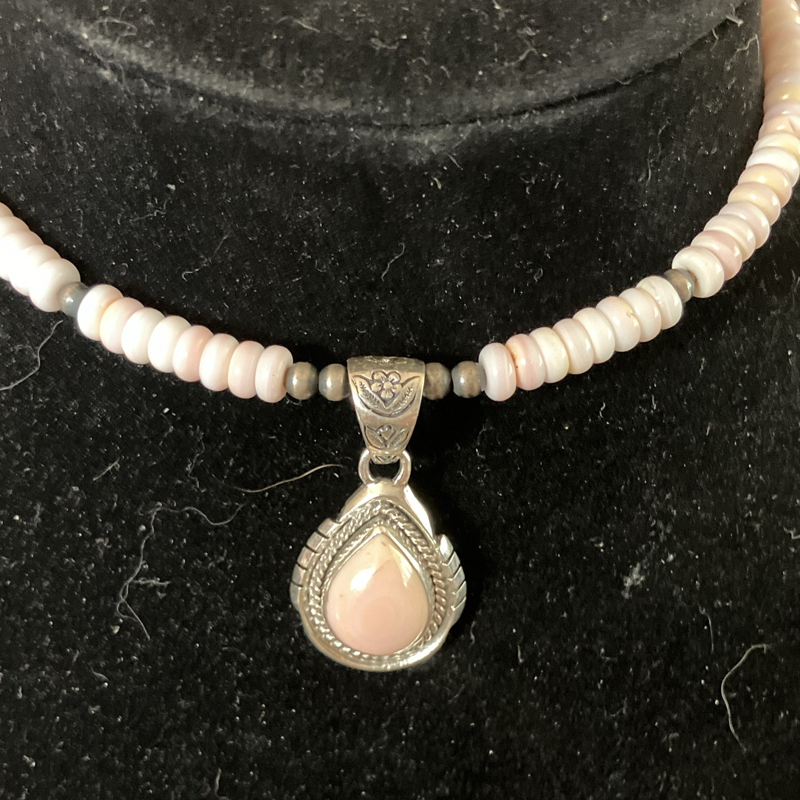 Pink Conch & Sterling Bead Stretch Choker Necklace & Teardrop Pink Conch Pndnt