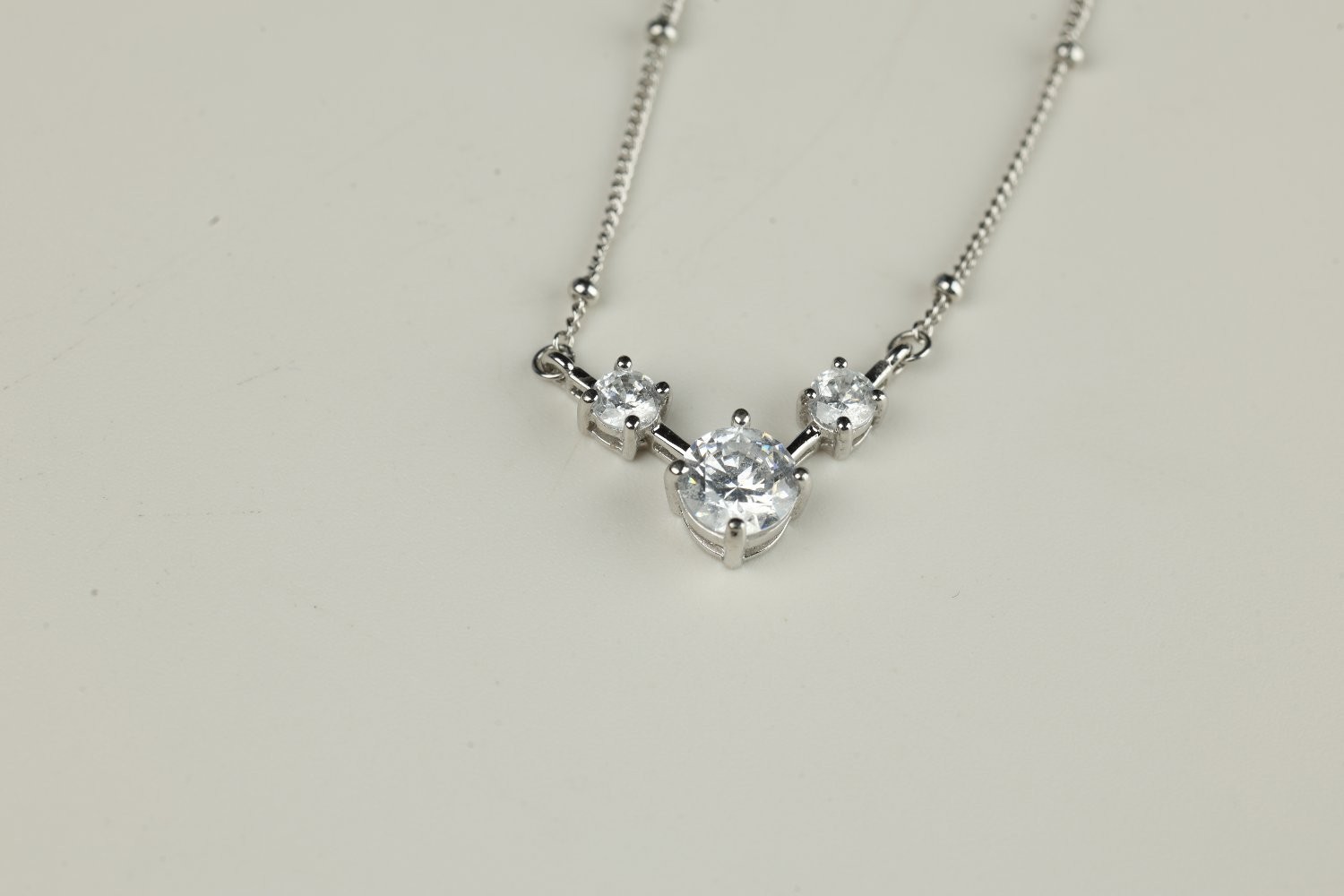 925 Sterling Silver Three Stone Cubic Zirconia Necklace 18″ Beaded Chain China