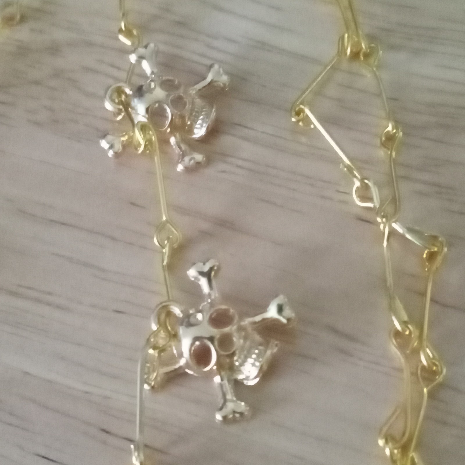 Gold Tone Metal Link Chain Necklace Skull & Crossbones Charm Pendant
