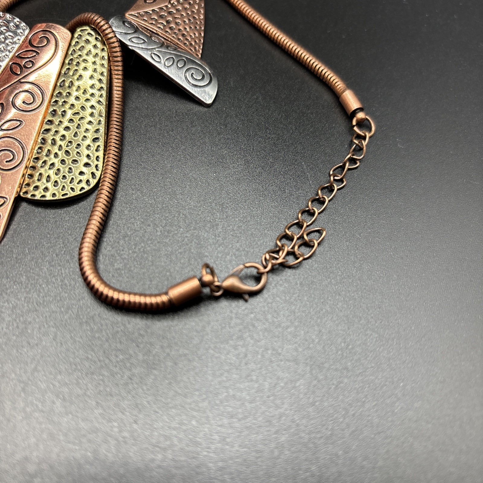 Multi Tone Hammered Metal Modernist Geometric Engraved Necklace Adjustable