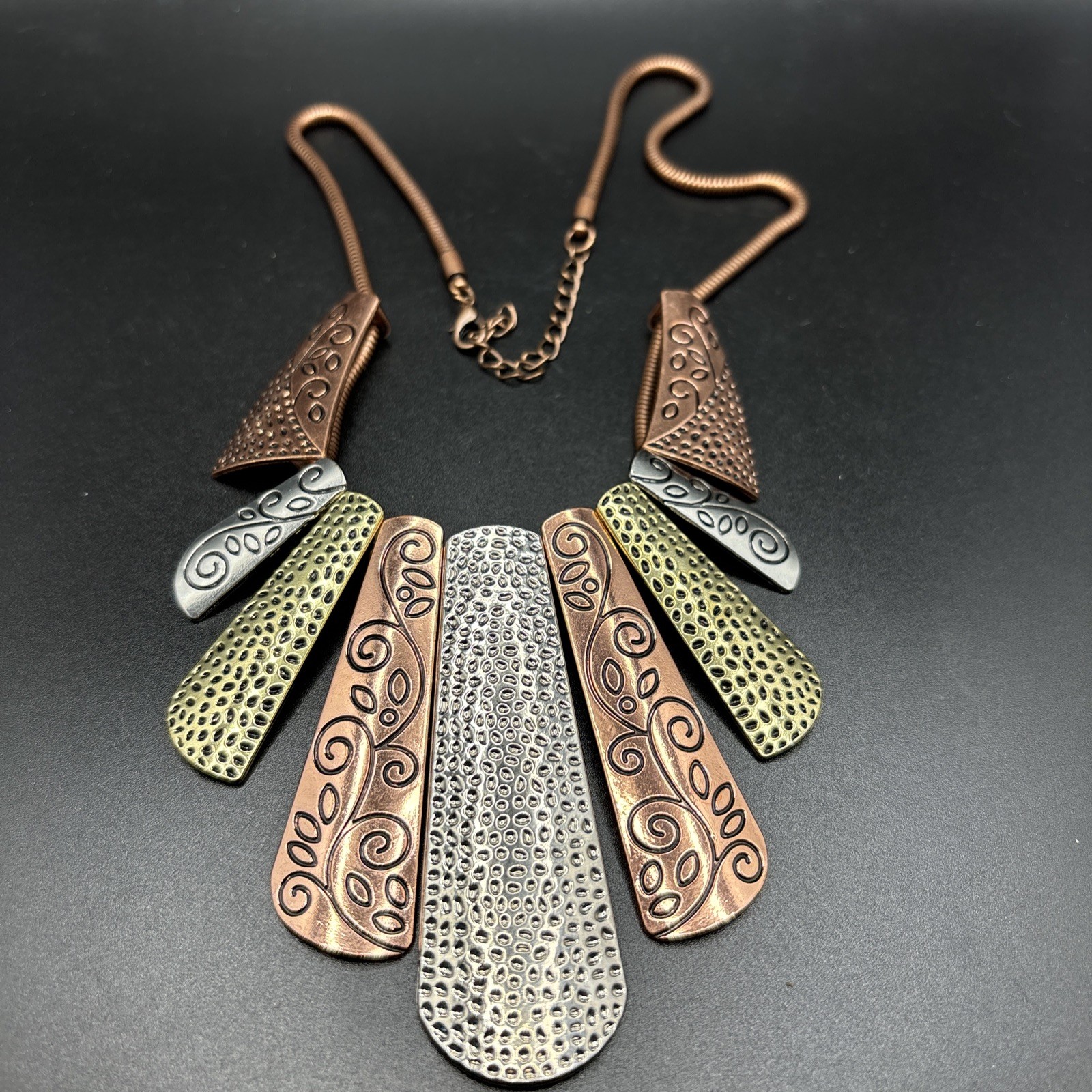 Multi Tone Hammered Metal Modernist Geometric Engraved Necklace Adjustable